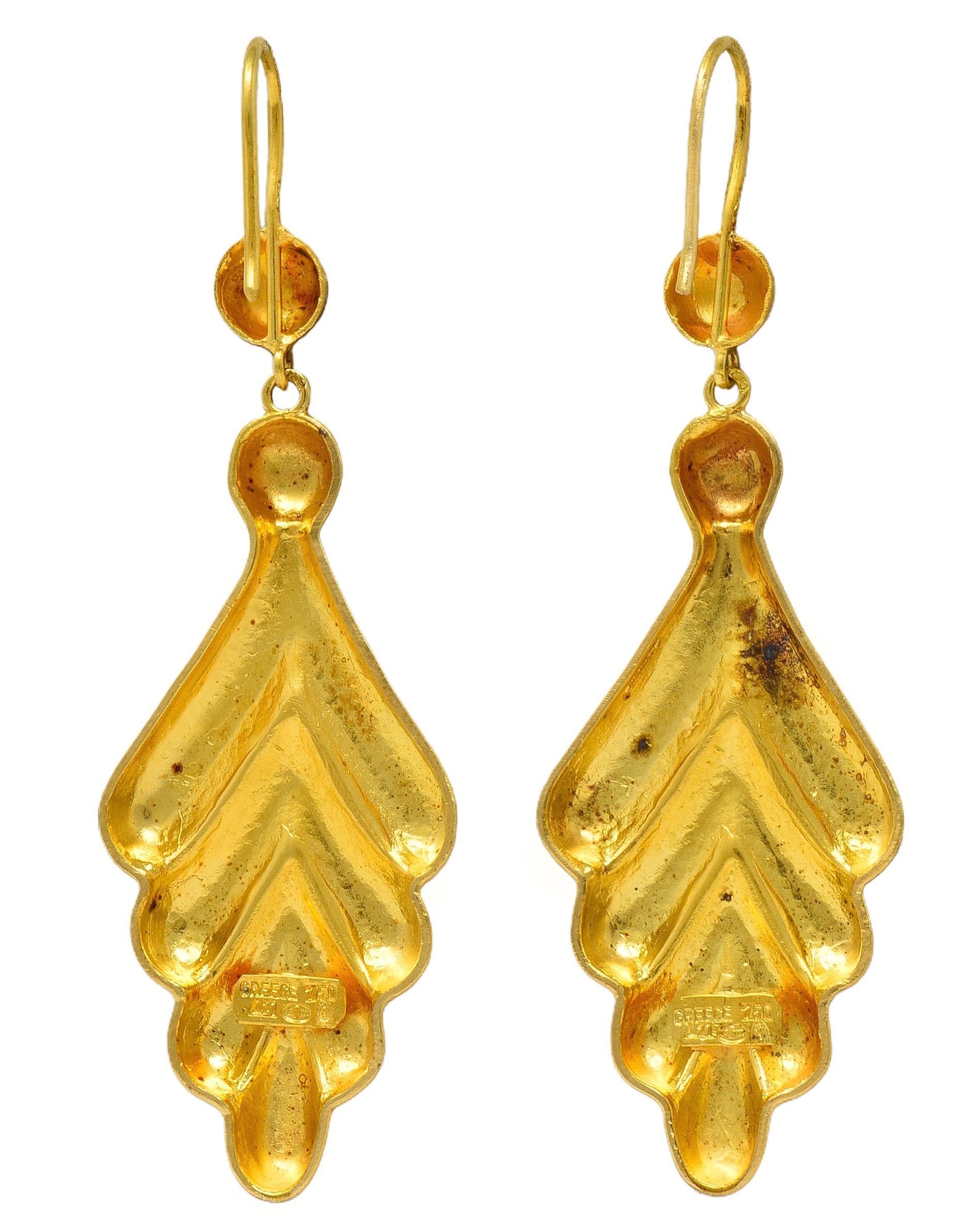Pendientes gota foliada vintage Ilias Lalaounis de oro amarillo de 18 quilates de la década de 1990 en Excelente estado para la venta en Philadelphia, PA