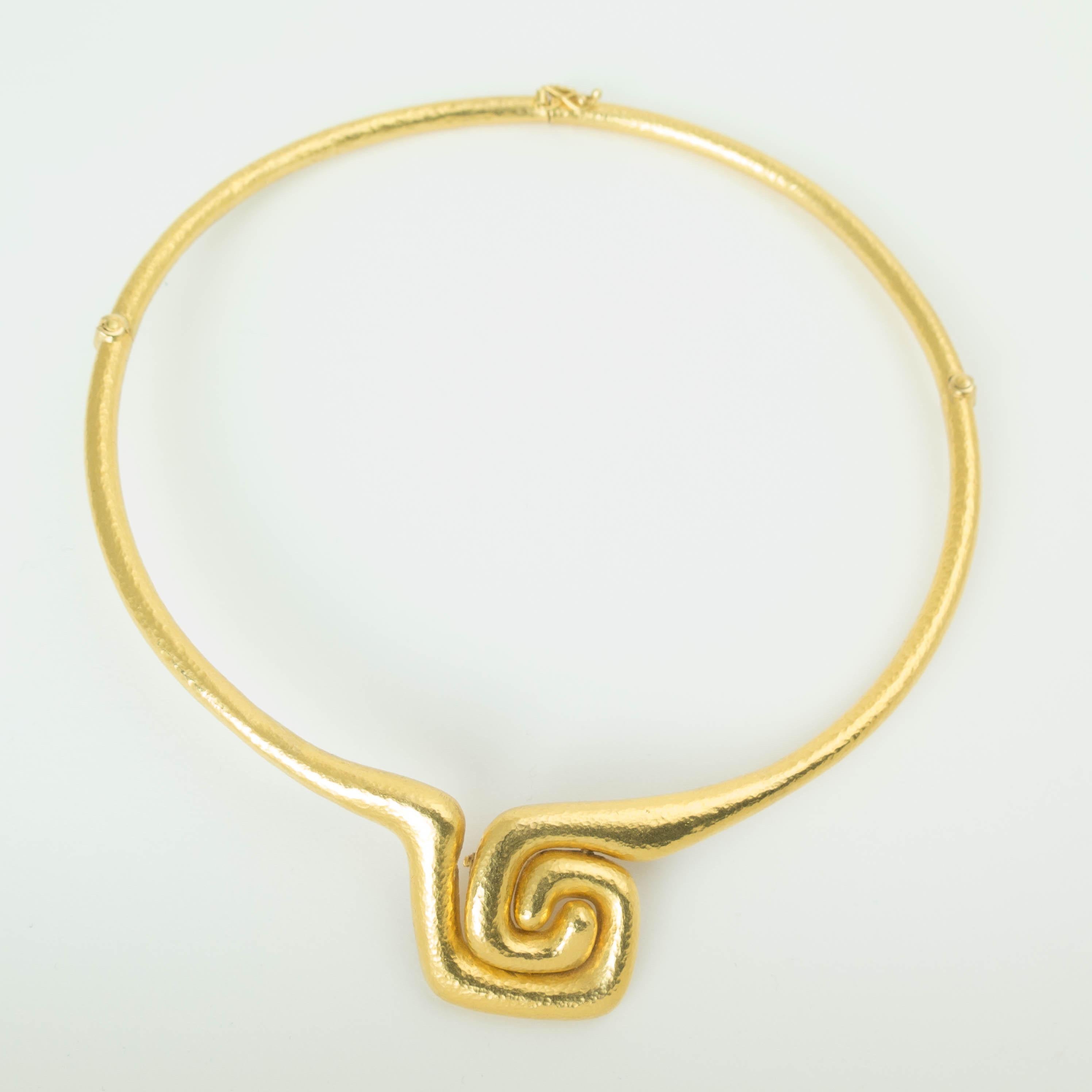 Ilias Lalaounis 18k Hammered Gold Labyrinth Collar Necklace In Good Condition For Sale In Austin, TX