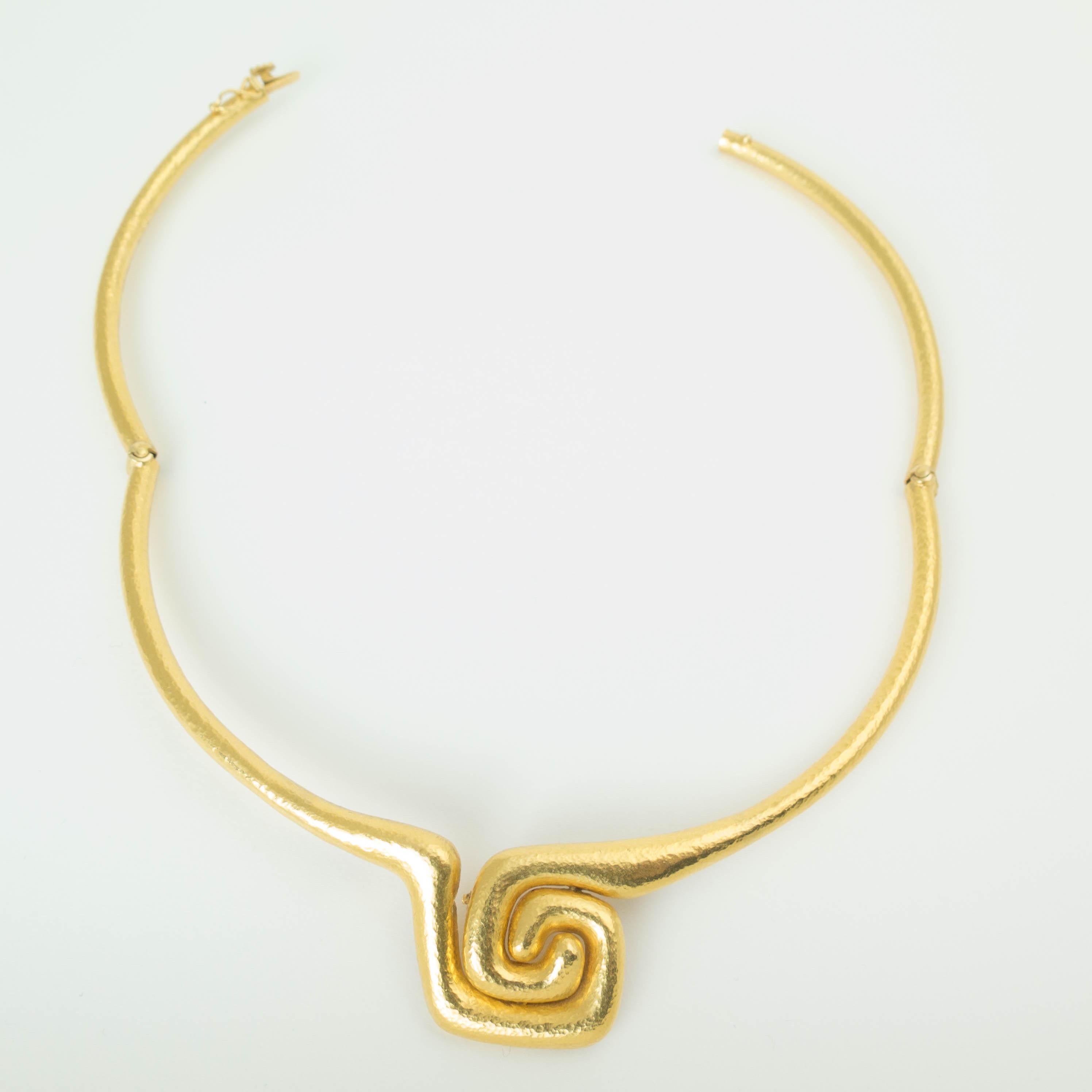 Ilias Lalaounis Halskette mit 18 Karat gehämmertem Gold-Labyrinth-Kragen für Damen oder Herren im Angebot