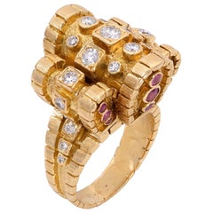 Ilias Lalaounis Cocktailring aus Diamant, Rubin und 18 Karat Gelbgold CIRCA 1950