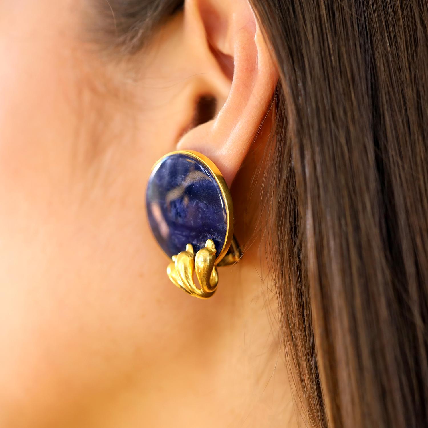 Ilias Lalaounis Dramatic 18k Gold Sodalite Swan Earrings In Good Condition In Santa Barbara, CA