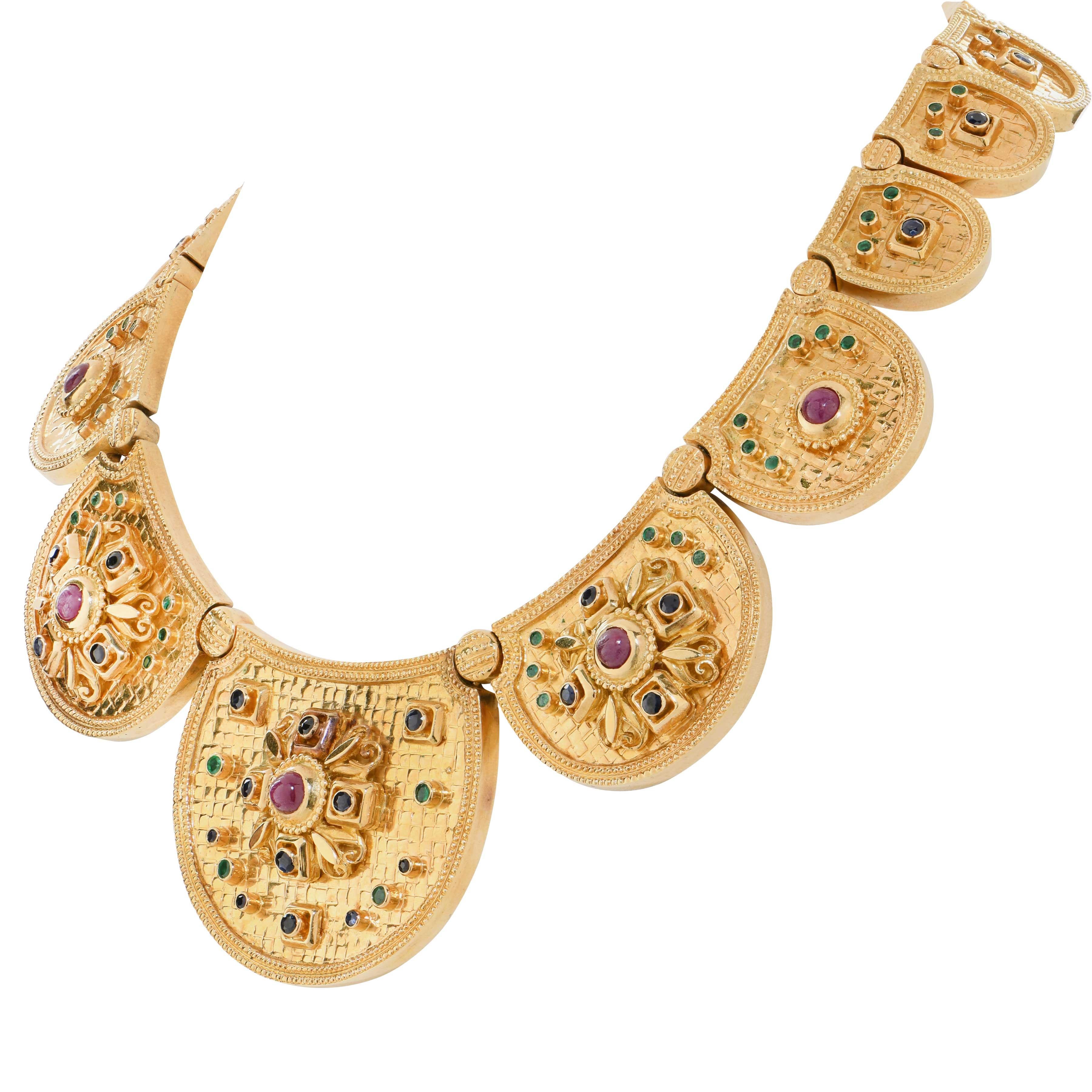 Ilias Lalaounis Etruskische Halskette mit Rubinen, Saphiren und Smaragden 18 Karat (Neoetruskisch) im Angebot