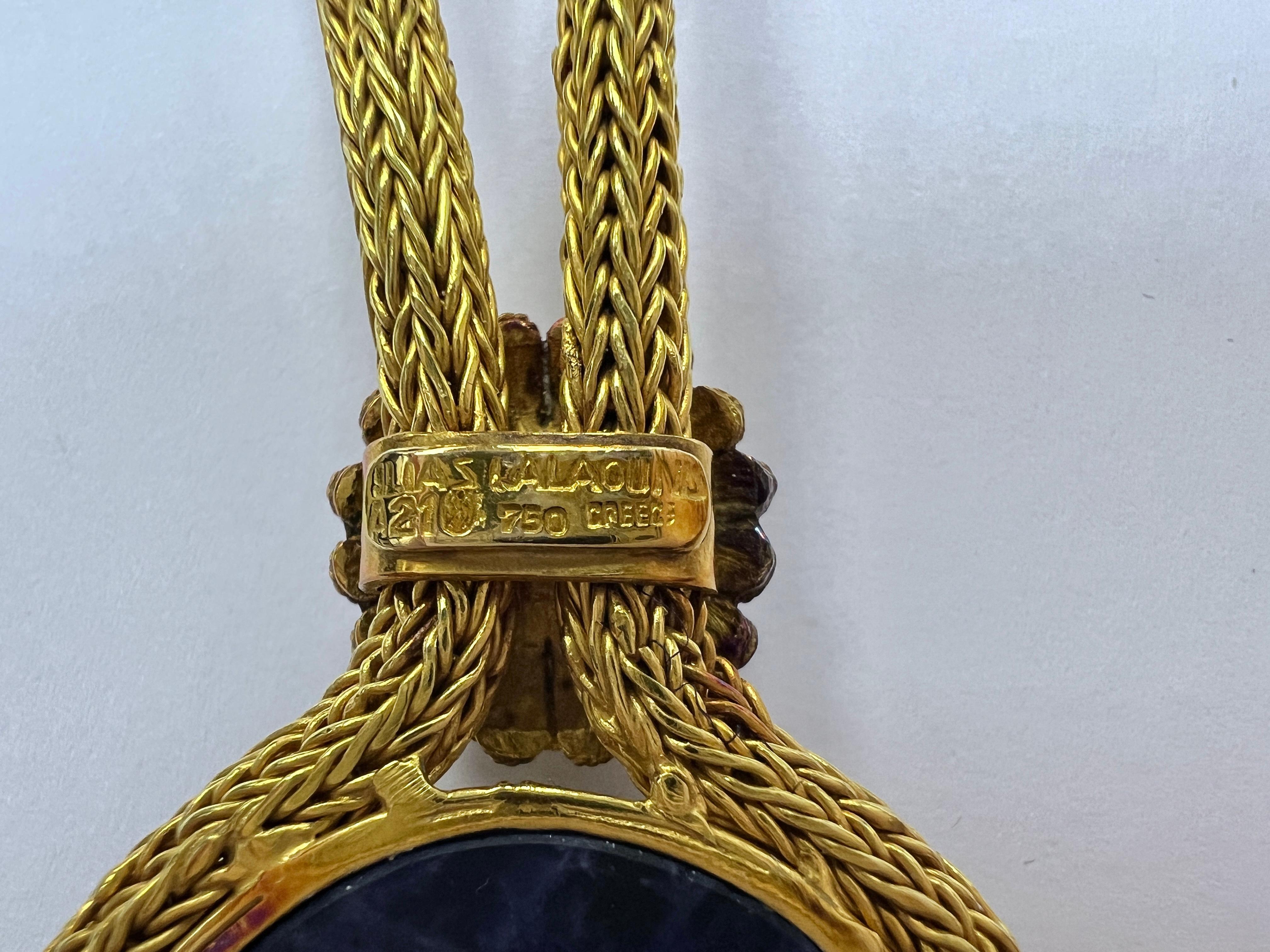 Ilias Lalaounis, collier pendentif Shield of Achilles en or et sodalite en vente 2
