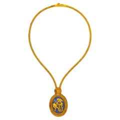 Ilias Lalaounis, collier pendentif Shield of Achilles en or et sodalite
