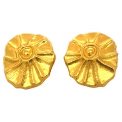 Ilias Lalaounis Hand Hammered 18K Gold Shell Design Earrings