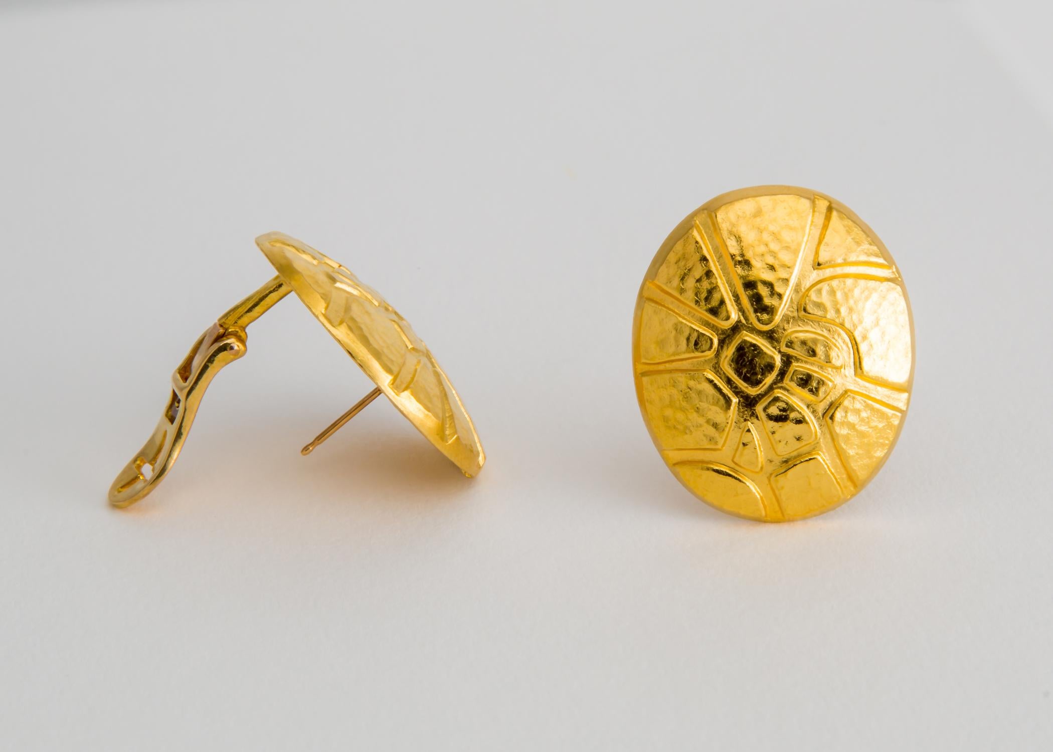 Ilias Lalaounis Ovale Ohrringe aus strukturiertem Gold im Zustand „Hervorragend“ im Angebot in Atlanta, GA