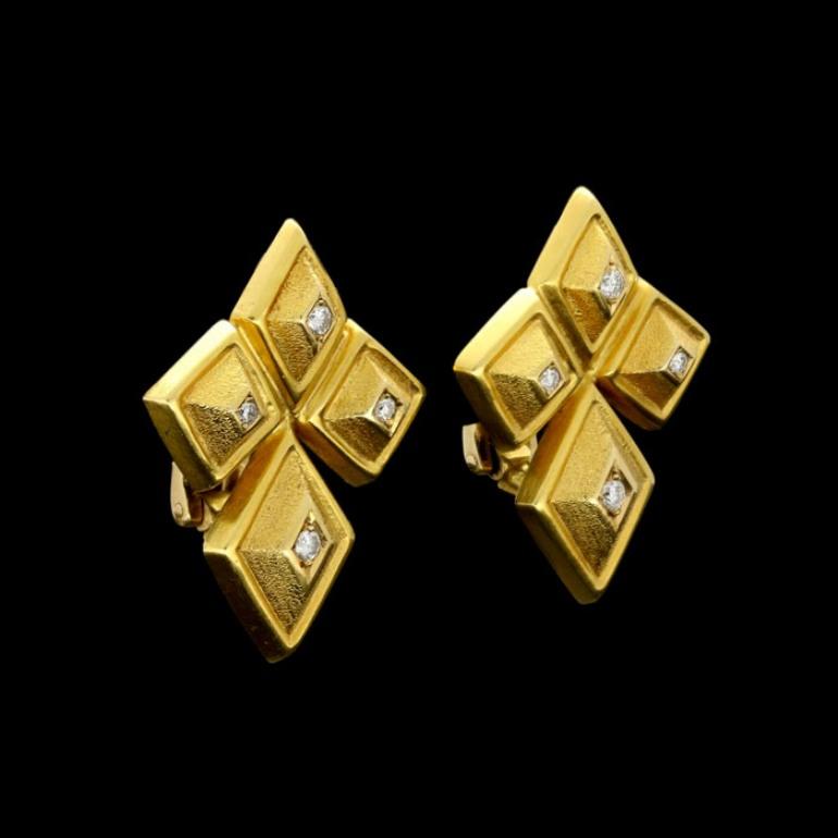 Hellenistic Ilias Lalaounis Pair of 18 Carat Gold Geometric Earrings, circa 1970s