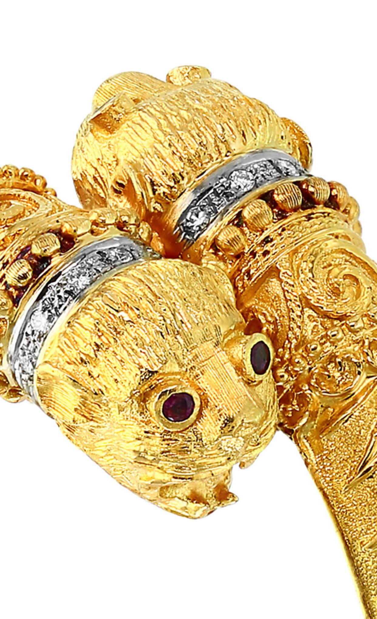 Ilias Lalaounis Bracelet jonc chimère en or jaune 18 carats, rubis et diamants 57 grammes 11