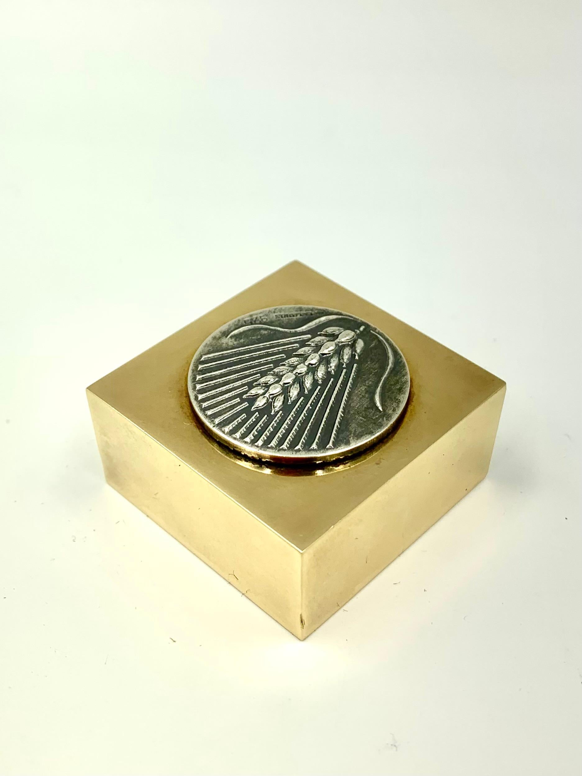 Ilias Lalaounis Briefbeschwerer „Barley“ aus Sterlingsilber und Bronze mit Metapontum- Münze (20. Jahrhundert) im Angebot