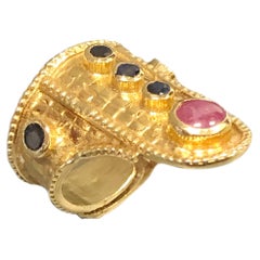 Ilias Lalaounis Strukturierter Ring aus Gelbgold mit Edelsteinenbesatz