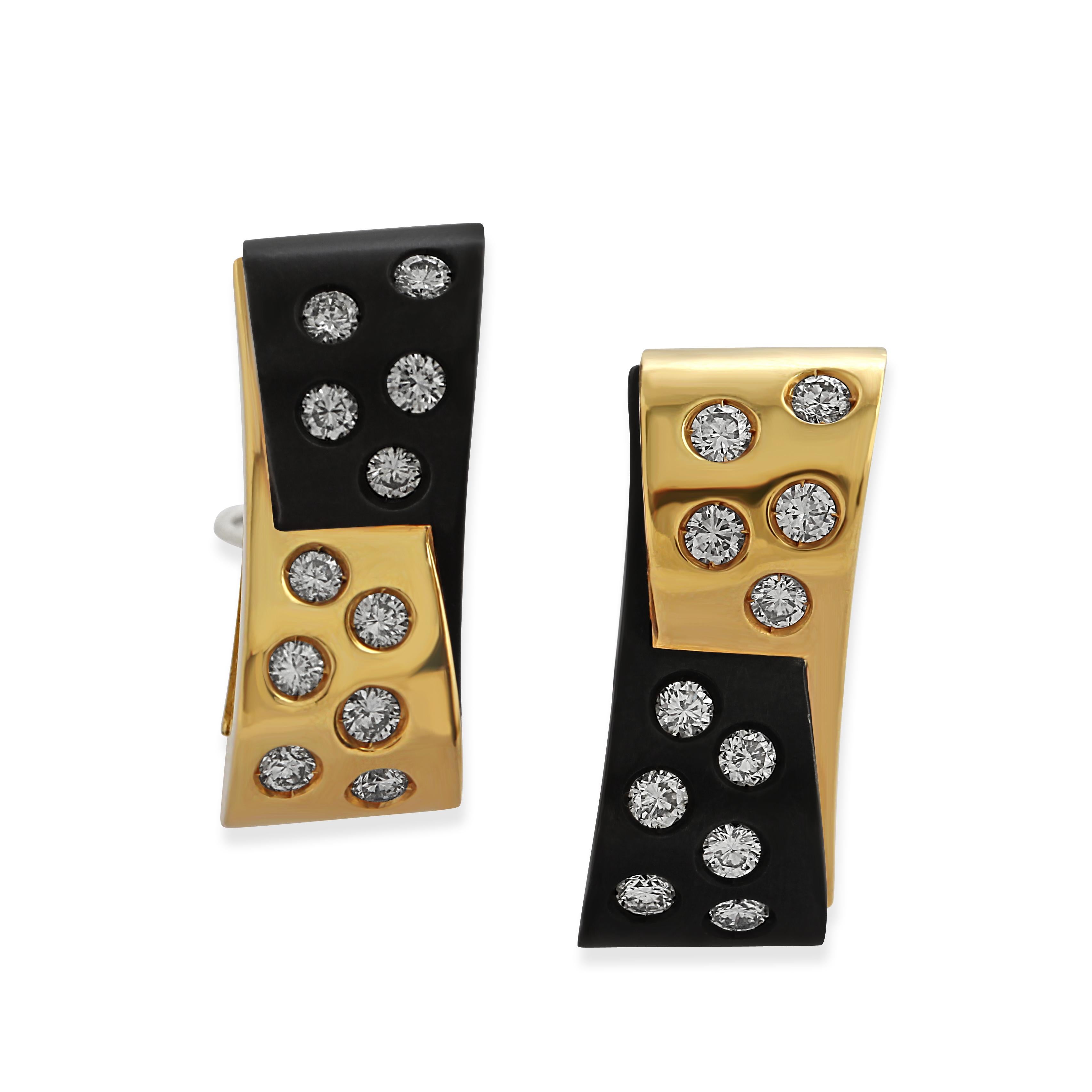 Illario, Gold & Diamond Earrings In Good Condition For Sale In London, GB