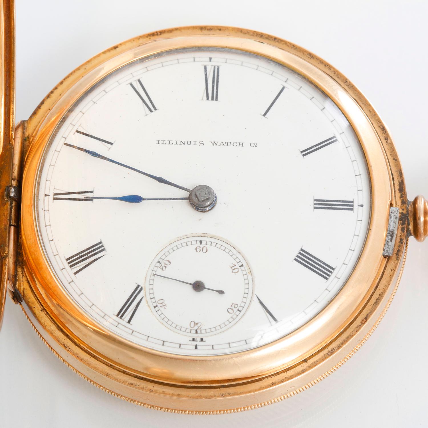 Illinois Watch Co. Currier Gold Filled Pocket Watch - Manual winding; Key wind, Key set. Gold filed ornate engraving ( 54 mm ). White dial with Roman numerals and subdial at 6 o'clock. Pre-owned with custom box.
Will be serviced upon purchase.