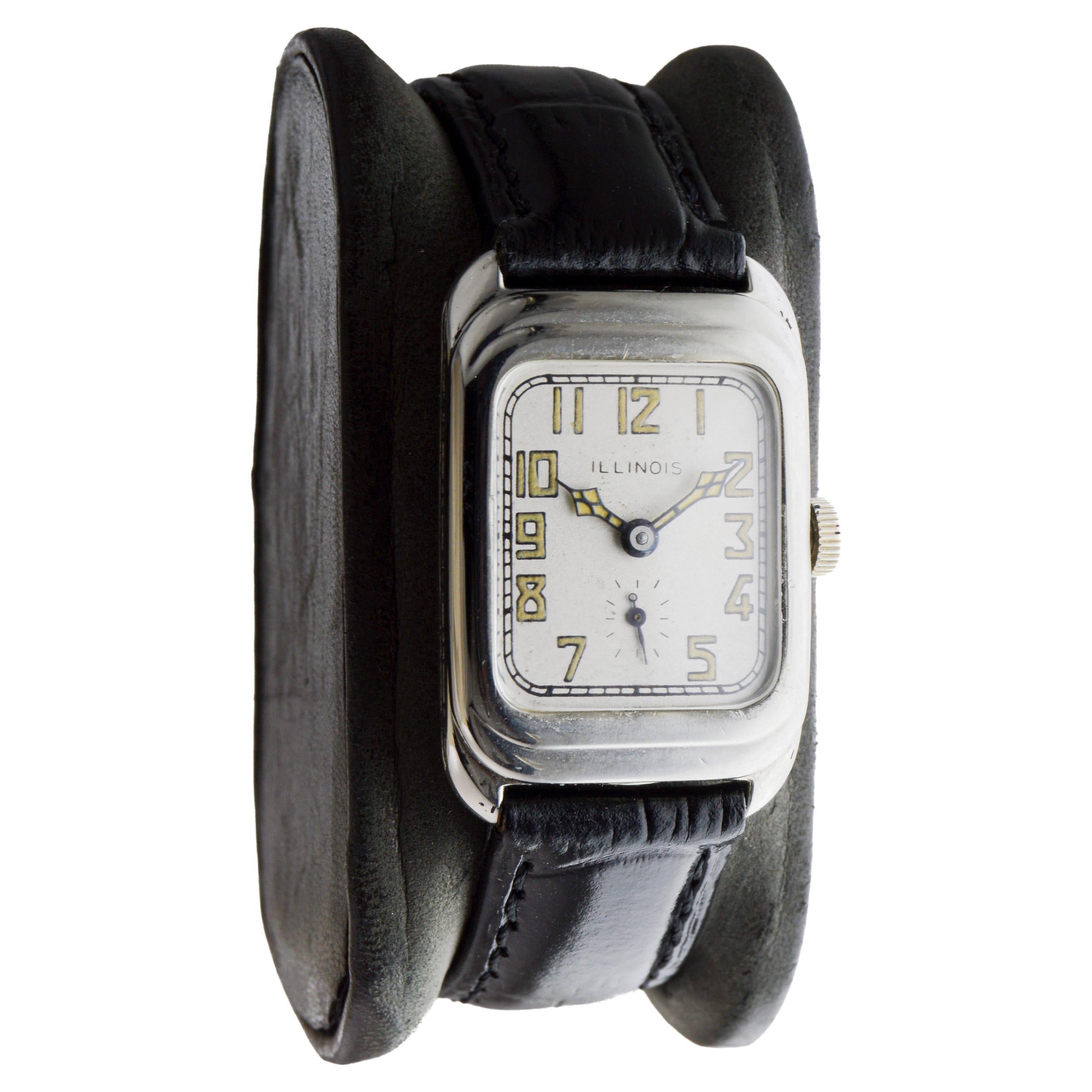 Art déco Montre Art Déco en or blanc garnie de Whiting, circa 1920, avec cadran original en vente