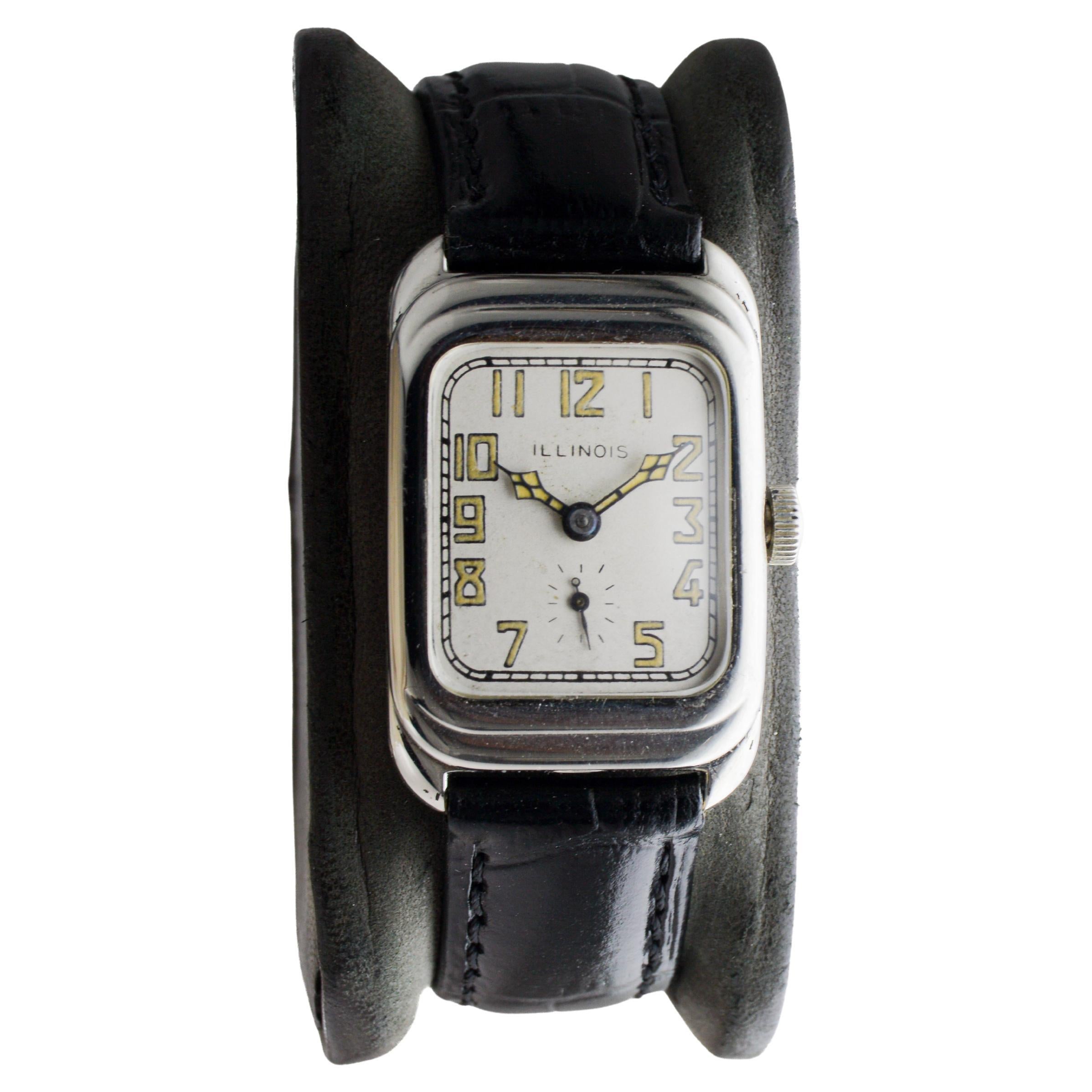 Montre Art Déco en or blanc garnie de Whiting, circa 1920, avec cadran original Unisexe en vente