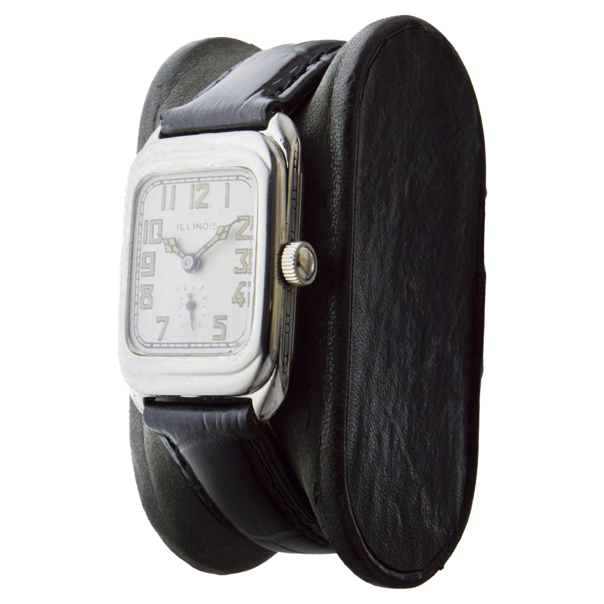 Montre Art Déco en or blanc garnie de Whiting, circa 1920, avec cadran original en vente 3