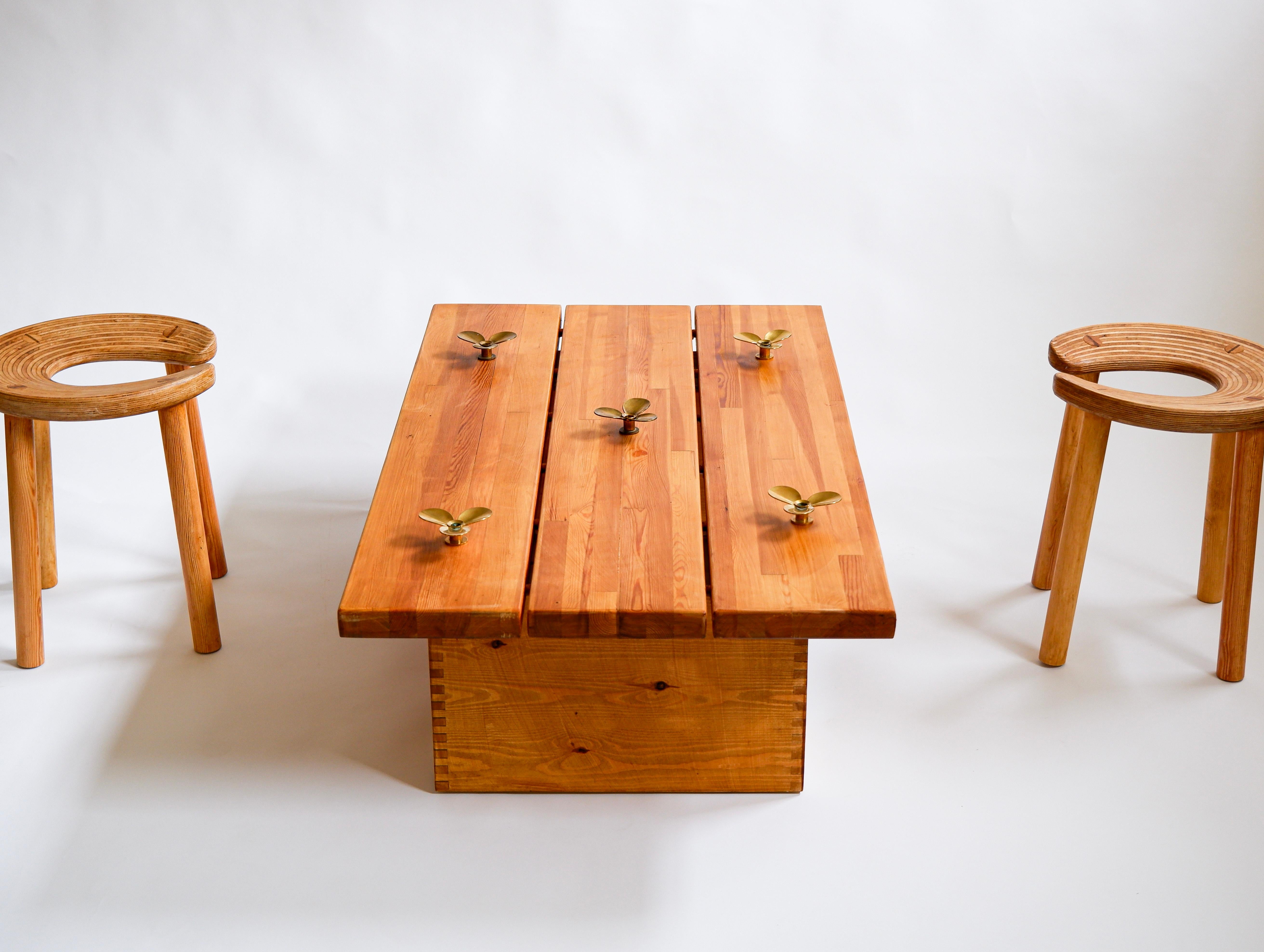Illmari Tapiovaara, Coffee table in solid pine circa 1960 For Sale 3