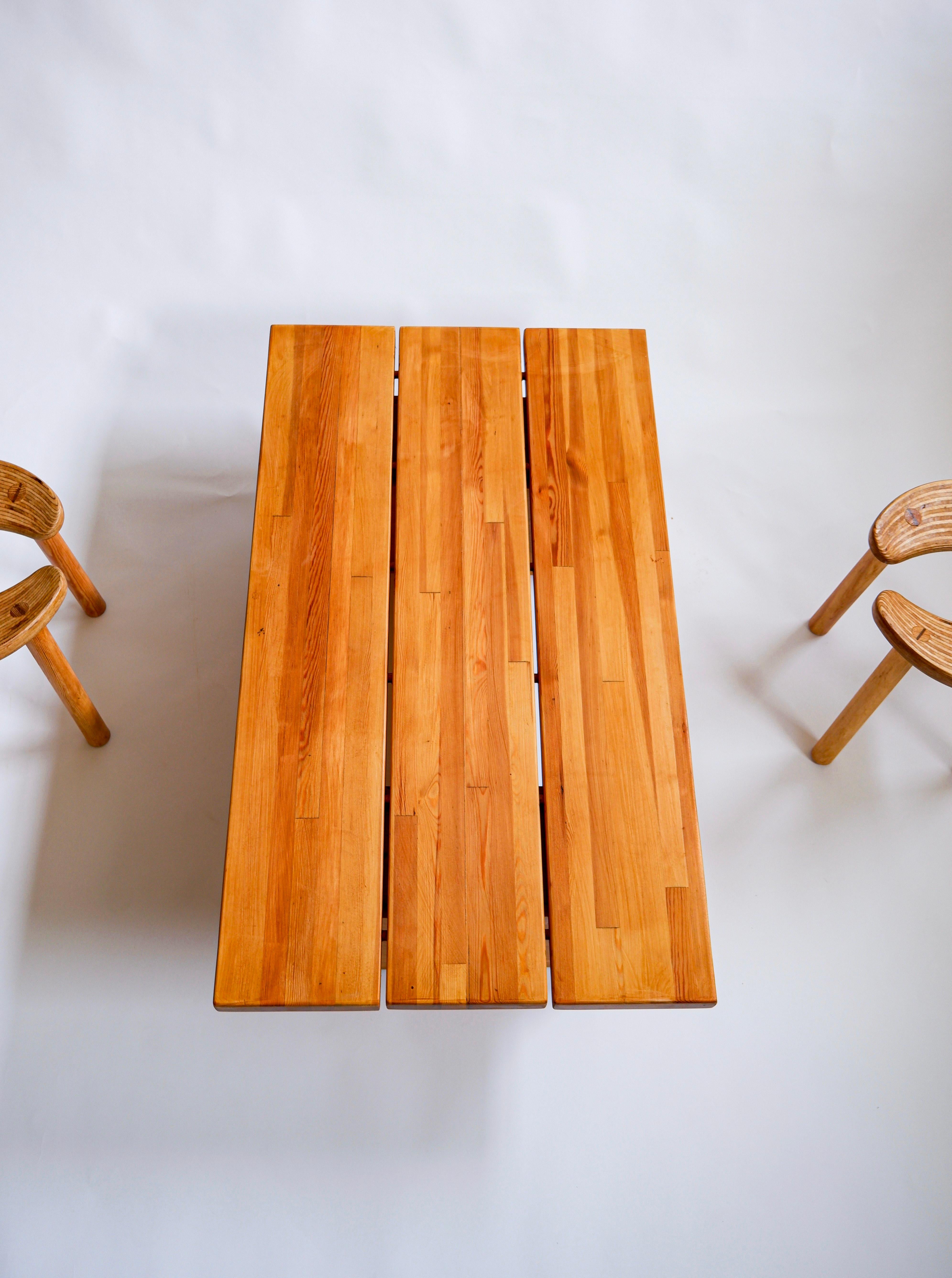 Illmari Tapiovaara, Coffee table in solid pine circa 1960 For Sale 6