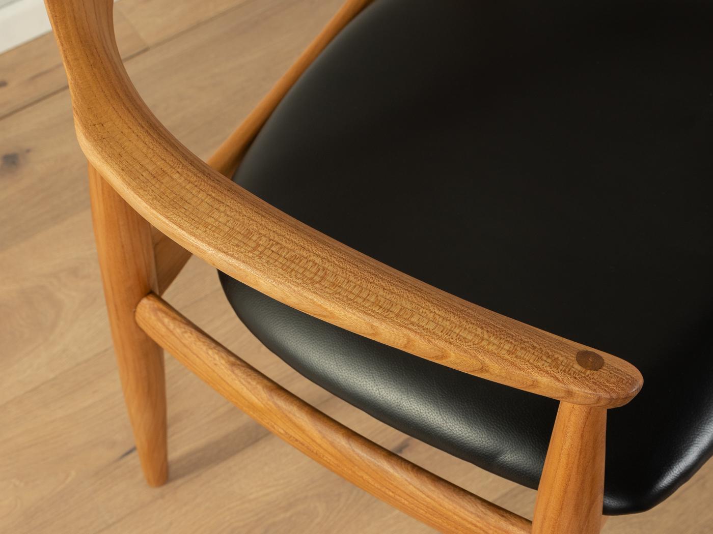 Illum Wikkelsø armchair for Niels Eilersen, Danish Design For Sale 1