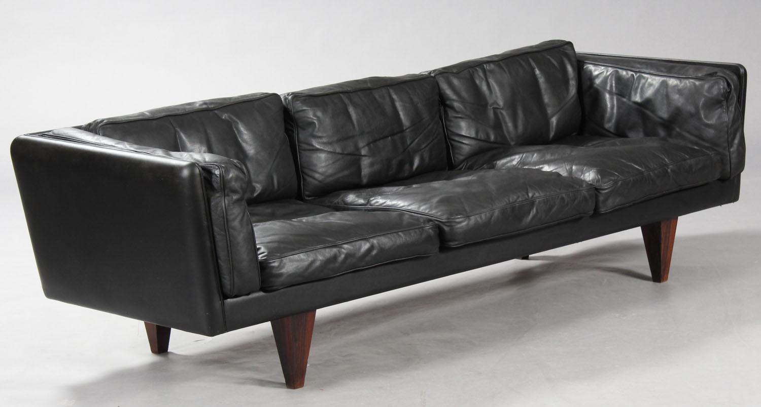 Illum Wikkelsø Black and Rosewood Three-Seater Sofa For Sale 5