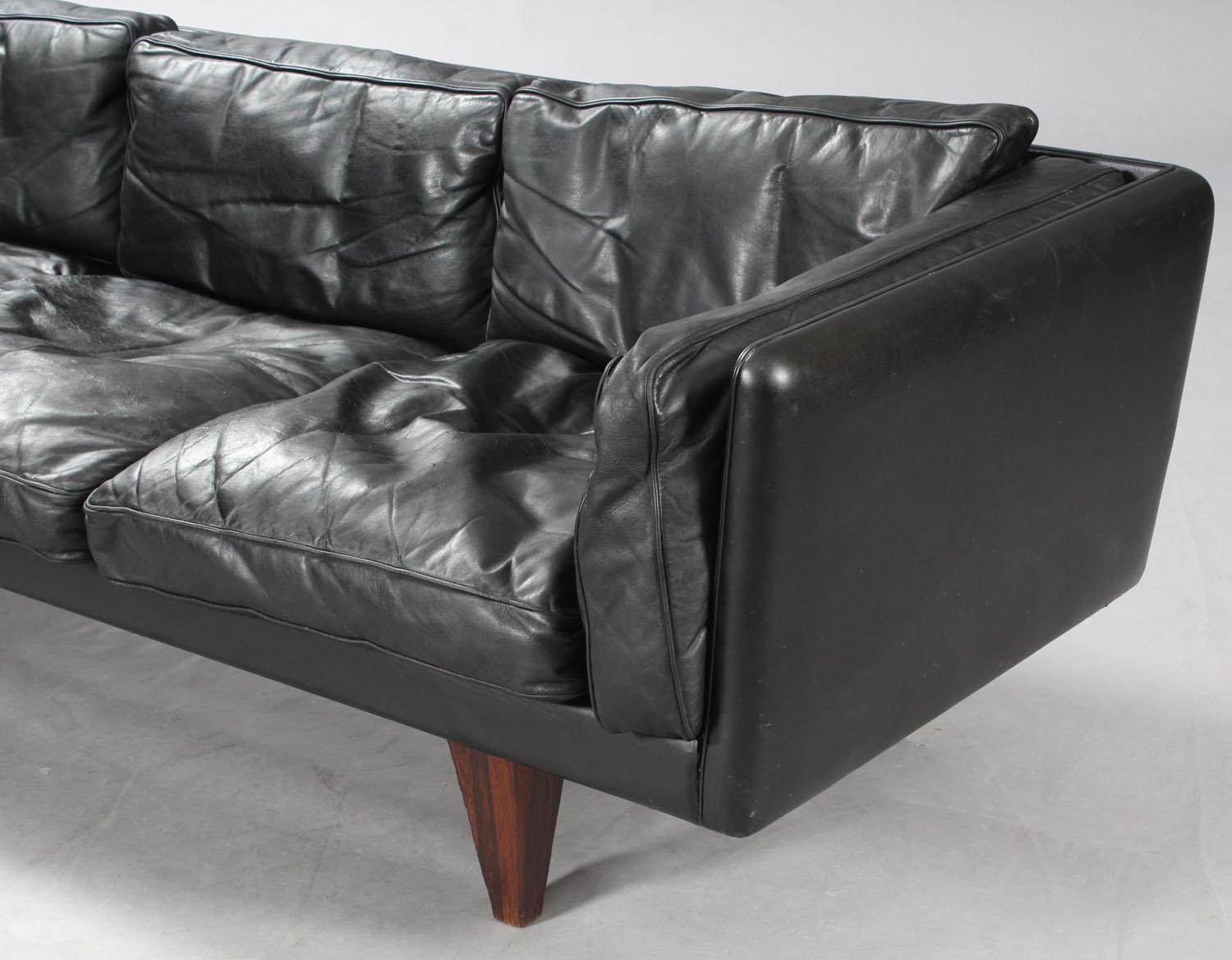 Illum Wikkelsø Black and Rosewood Three-Seater Sofa For Sale 3