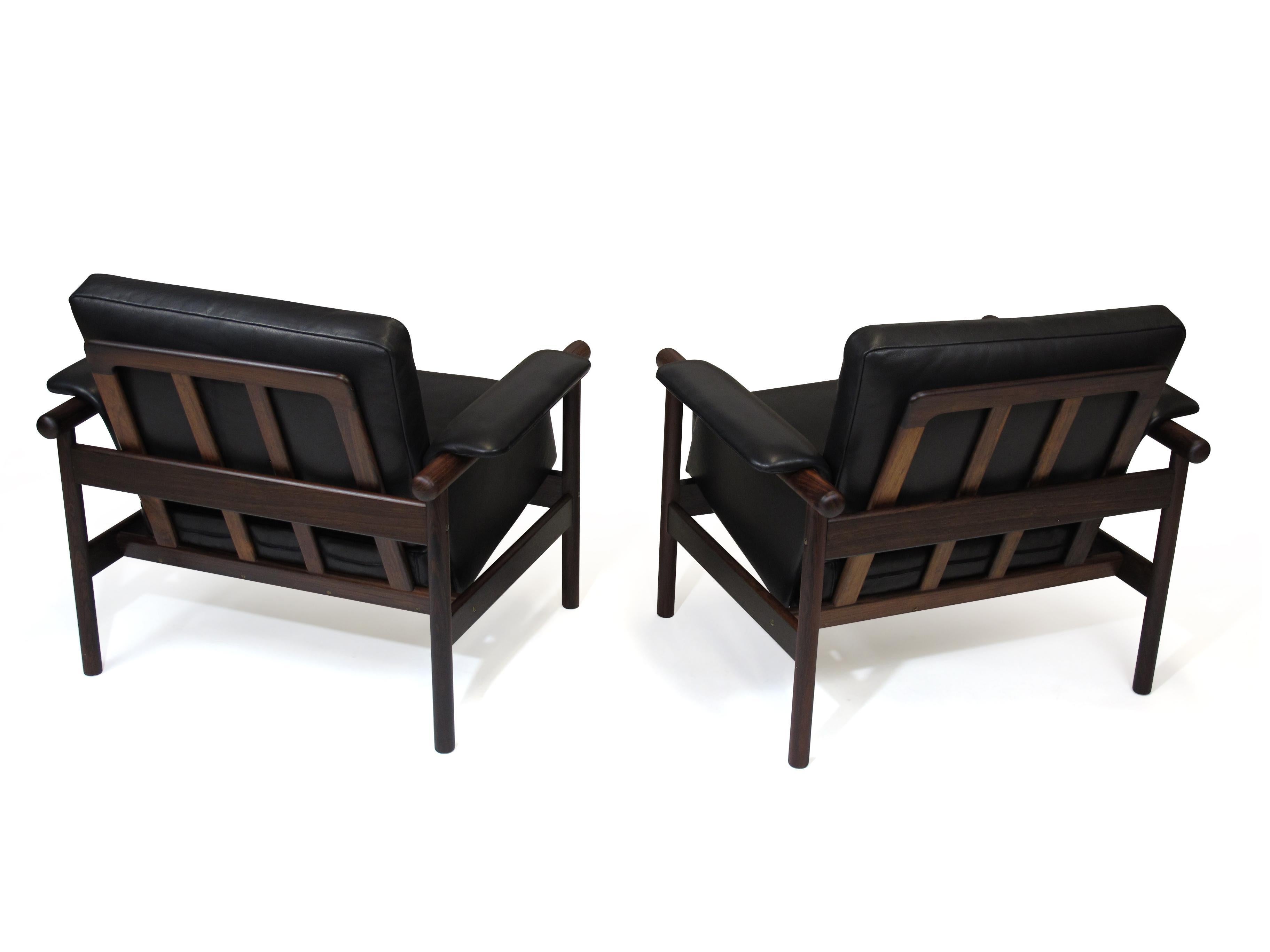 Scandinavian Modern Illum Wikkelsø by Koefoed's Møbelfabrik Wiki Rosewood Black Leather Lounge Chair