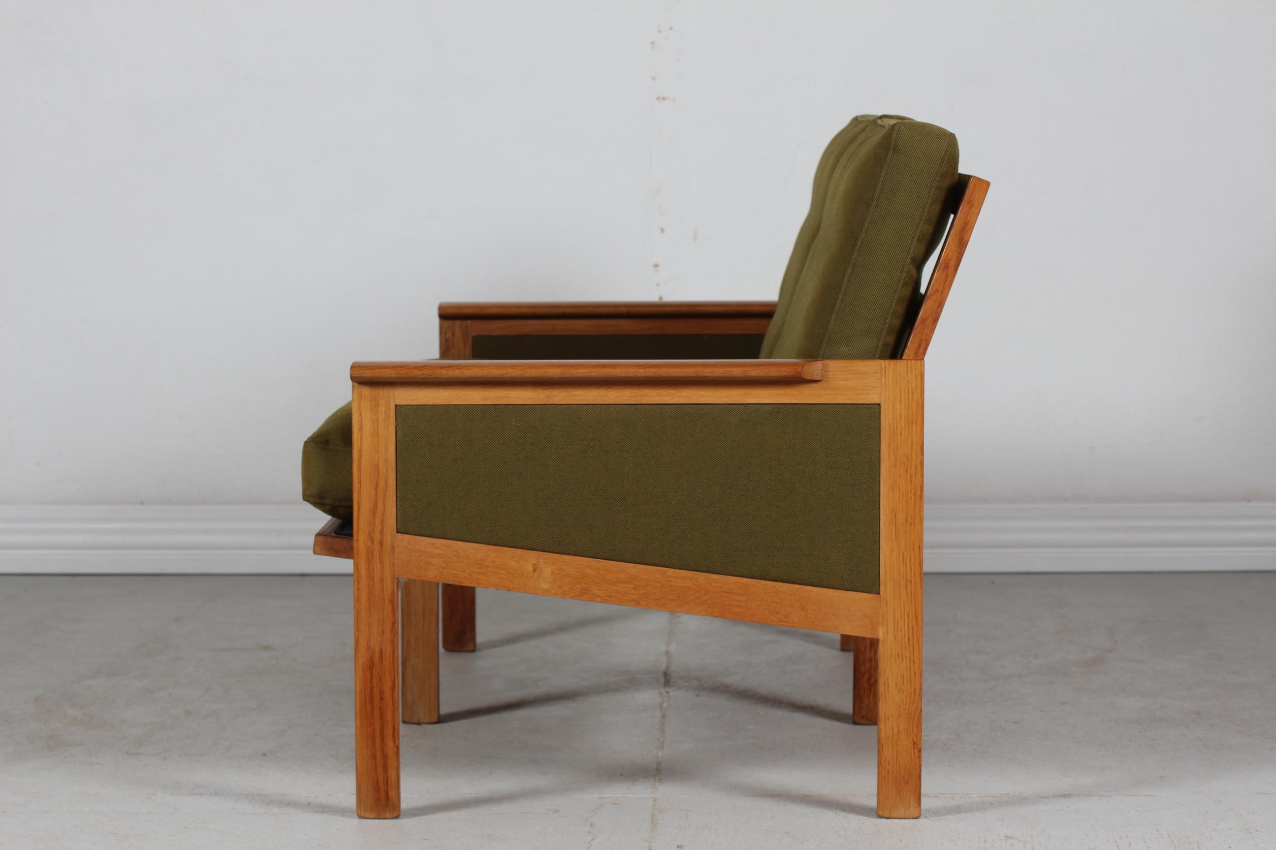 Woven Illum Wikkelsø Capella Sofa of Oak + Green Cushions Niels Eilersen Denmark 1960s For Sale