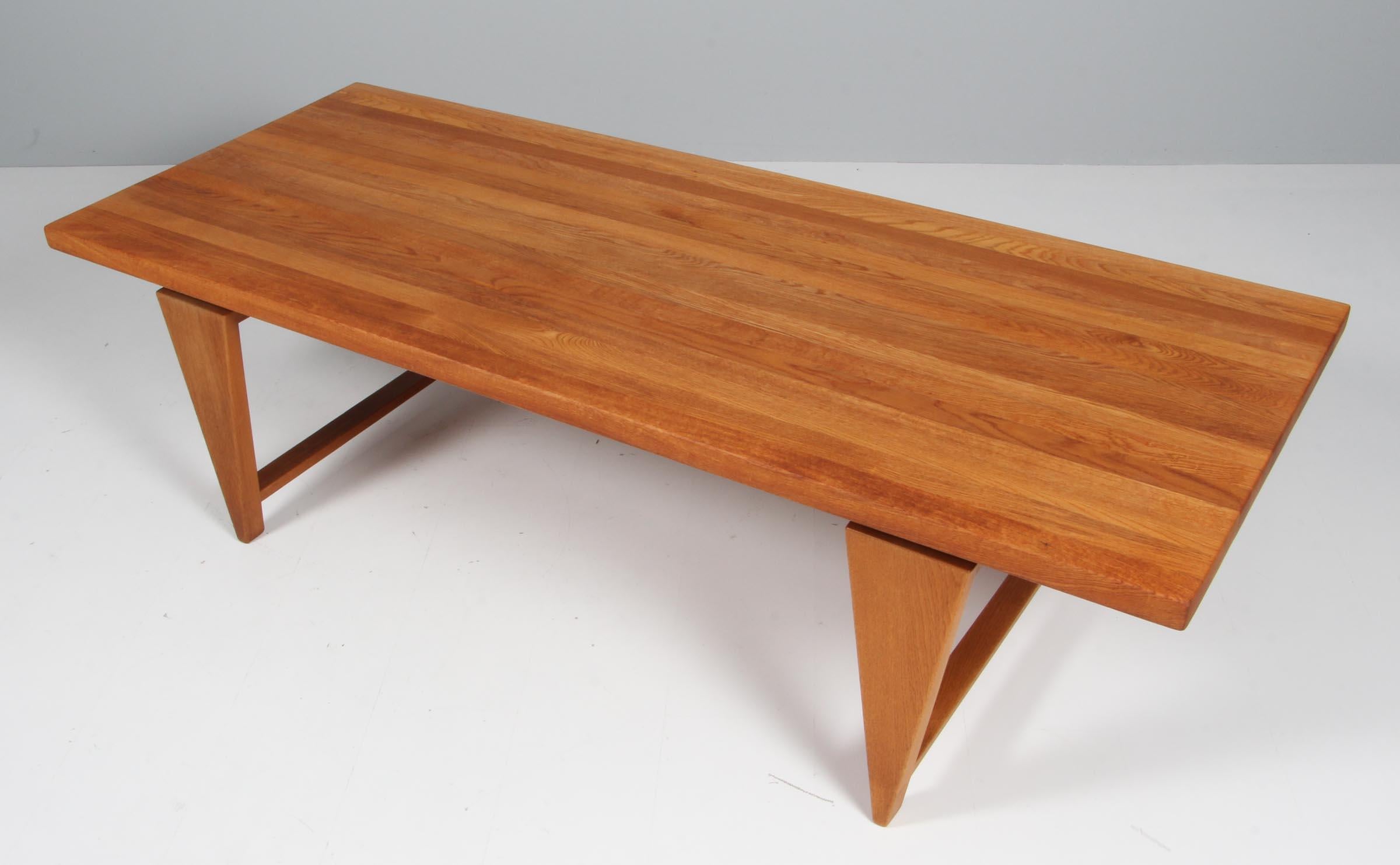 Illum Wikkelsø coffee table in solid oil treated oak.

Made by Mikael Laursen, Århus.