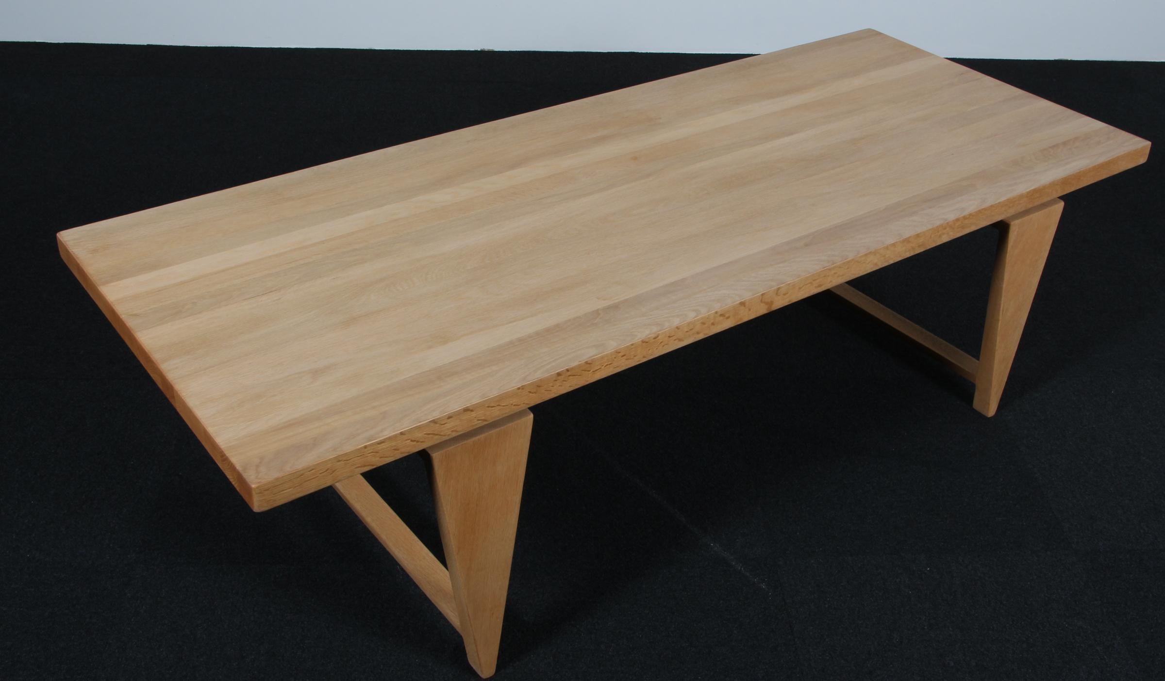 Illum Wikkelsø Couchtisch aus Eiche (Skandinavische Moderne) im Angebot