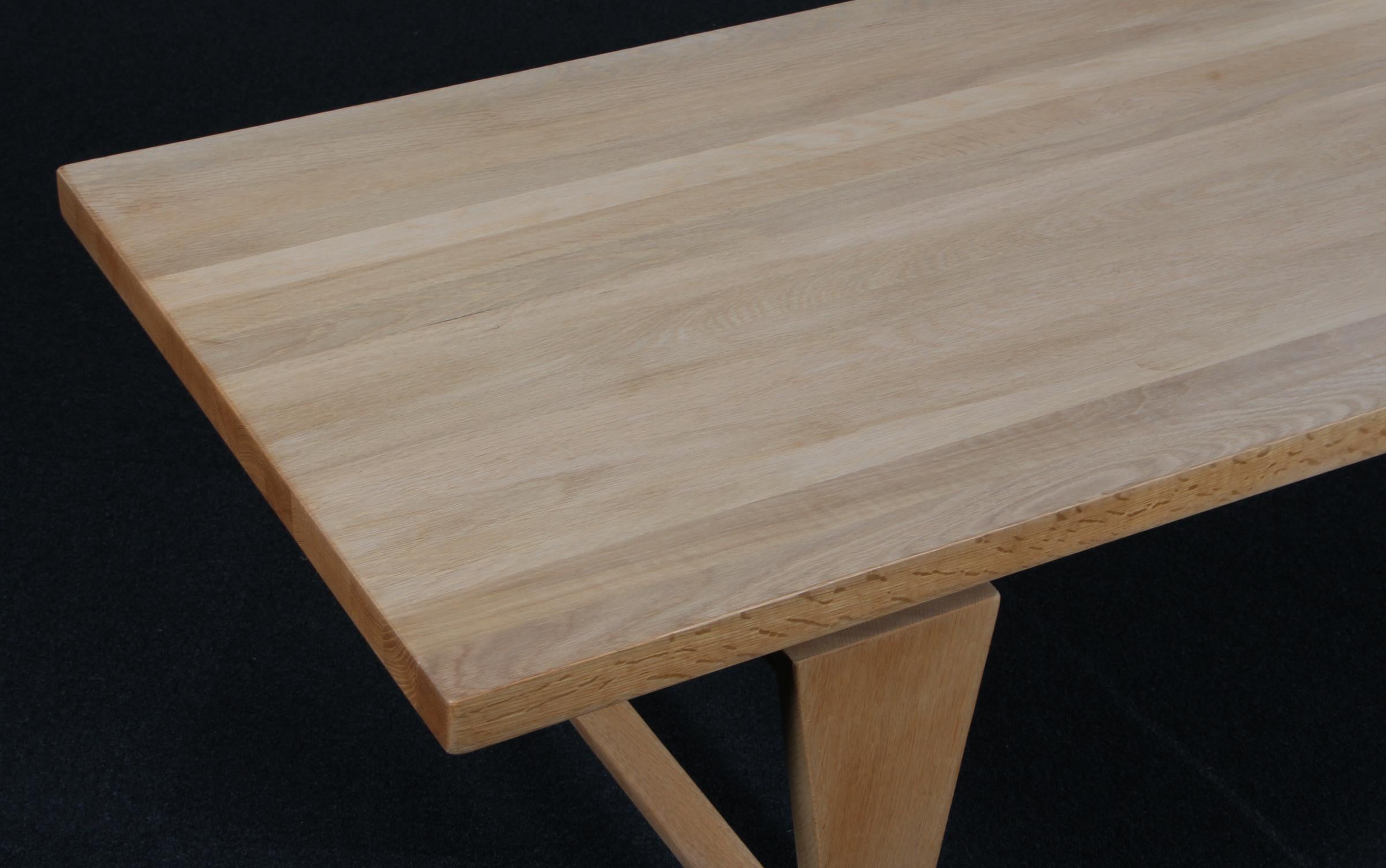 Illum Wikkelsø Couchtisch aus Eiche (Dänisch) im Angebot