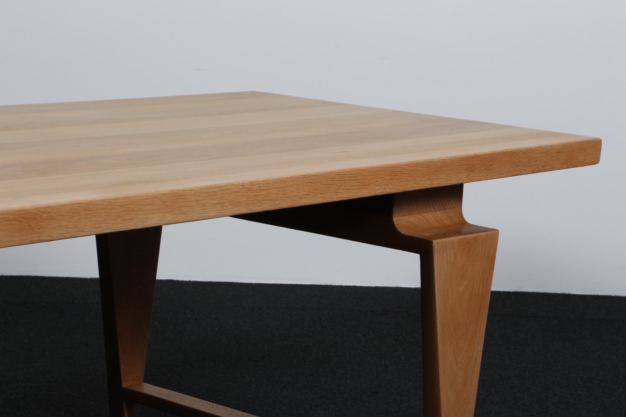 Danois Table basse Illum Wikkelsø en chêne en vente