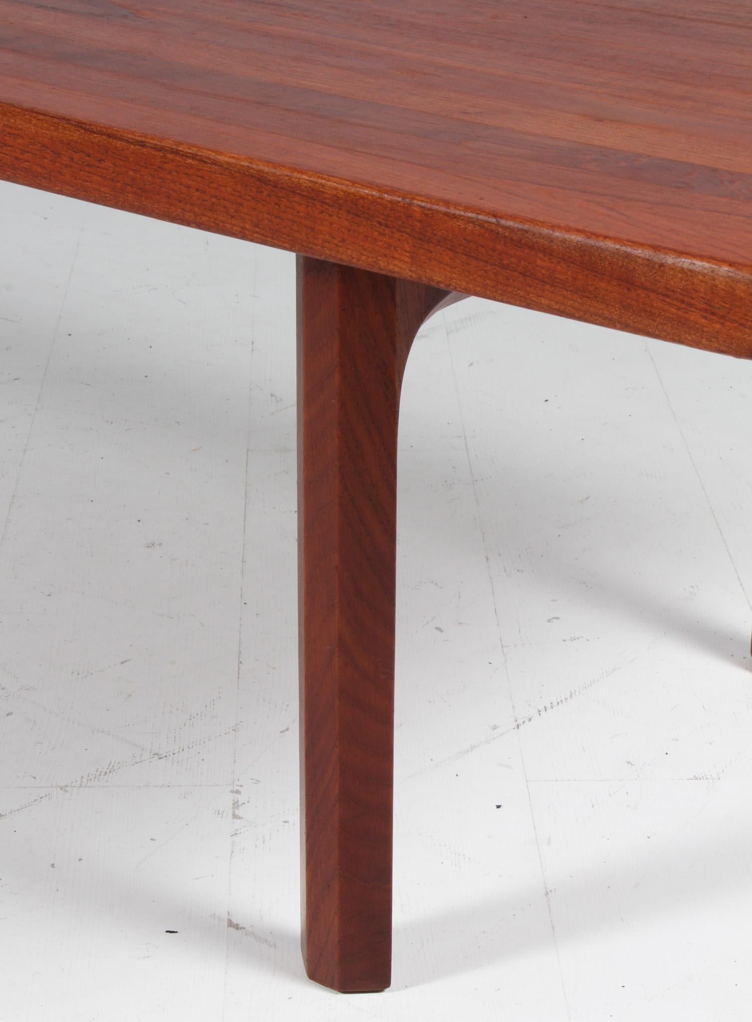 Danois Table basse Illum Wikkelsø en teck en vente