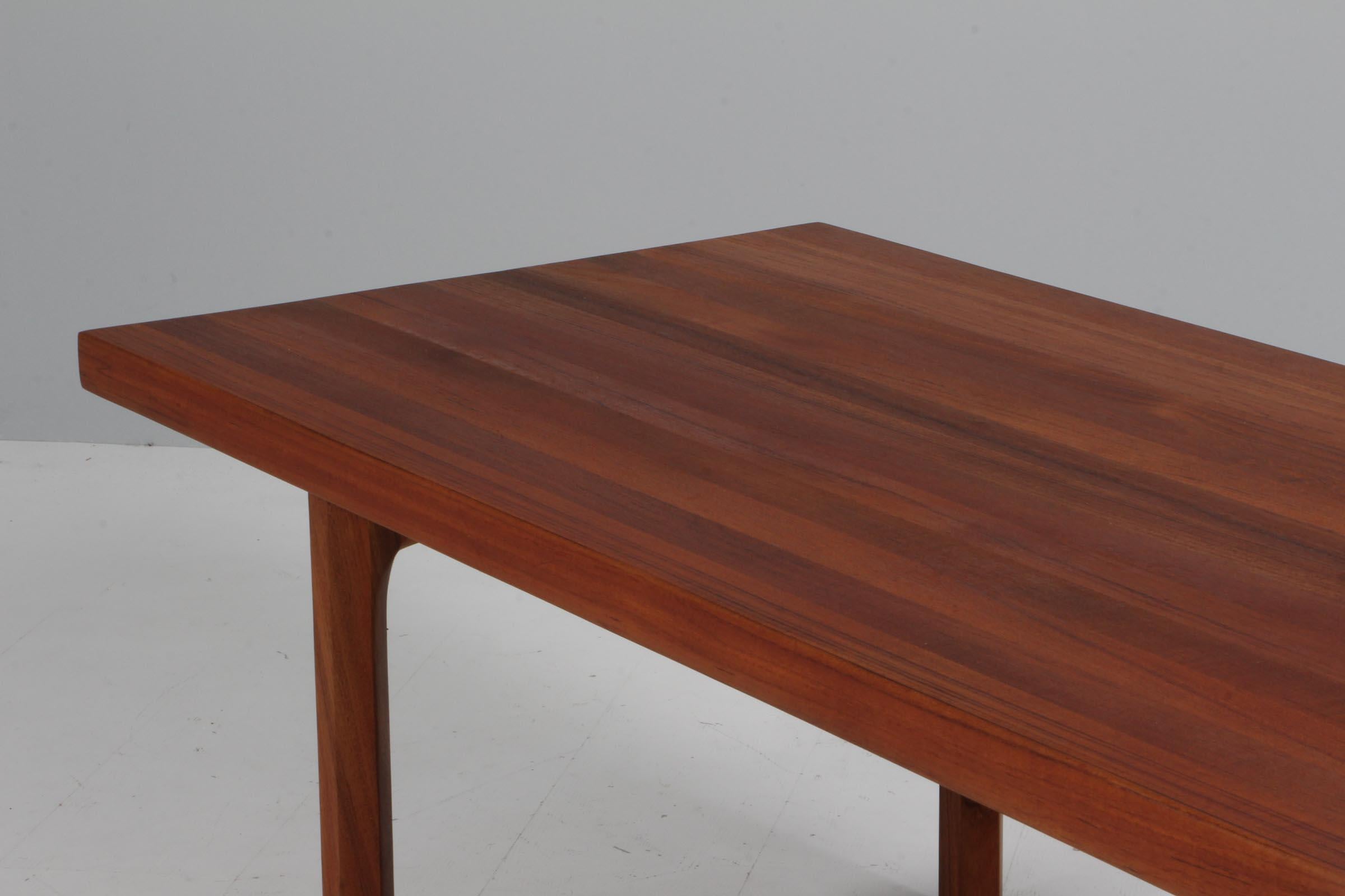 Illum Wikkelsø Coffee Table in Teak In Excellent Condition In Esbjerg, DK