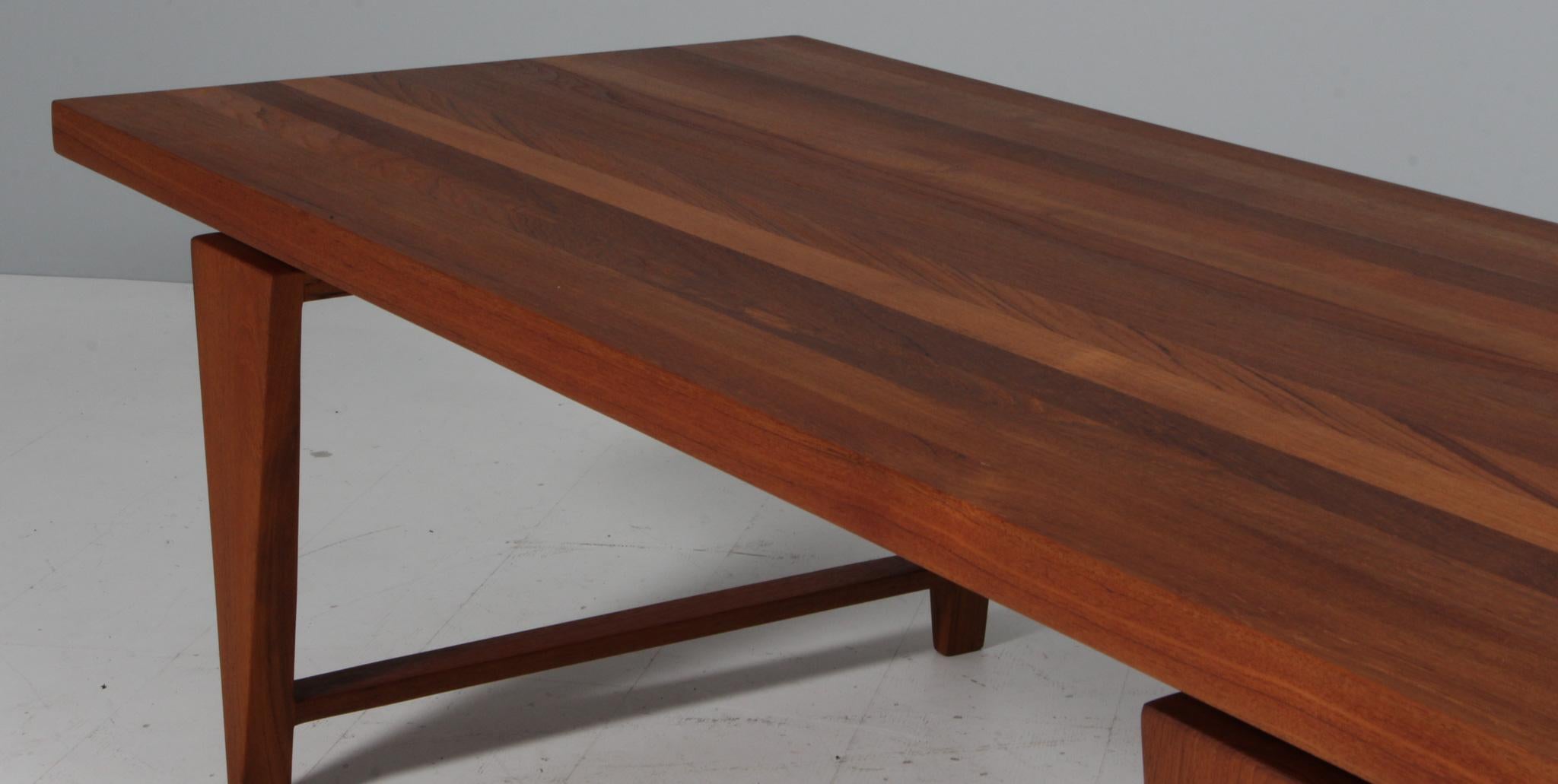 Mid-20th Century Illum Wikkelsø Coffee Table in Teak For Sale