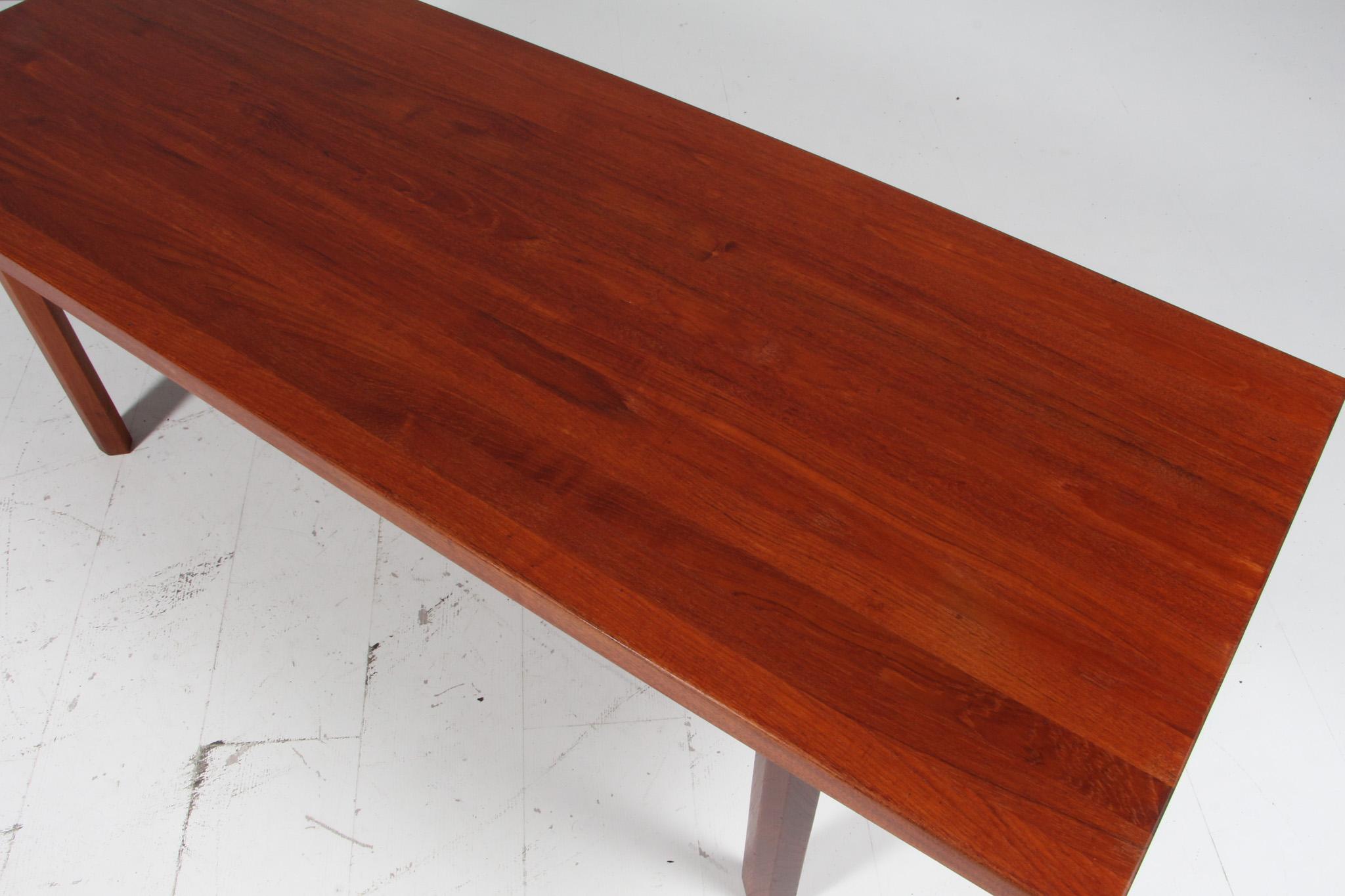 Milieu du XXe siècle Table basse Illum Wikkelsø en teck en vente