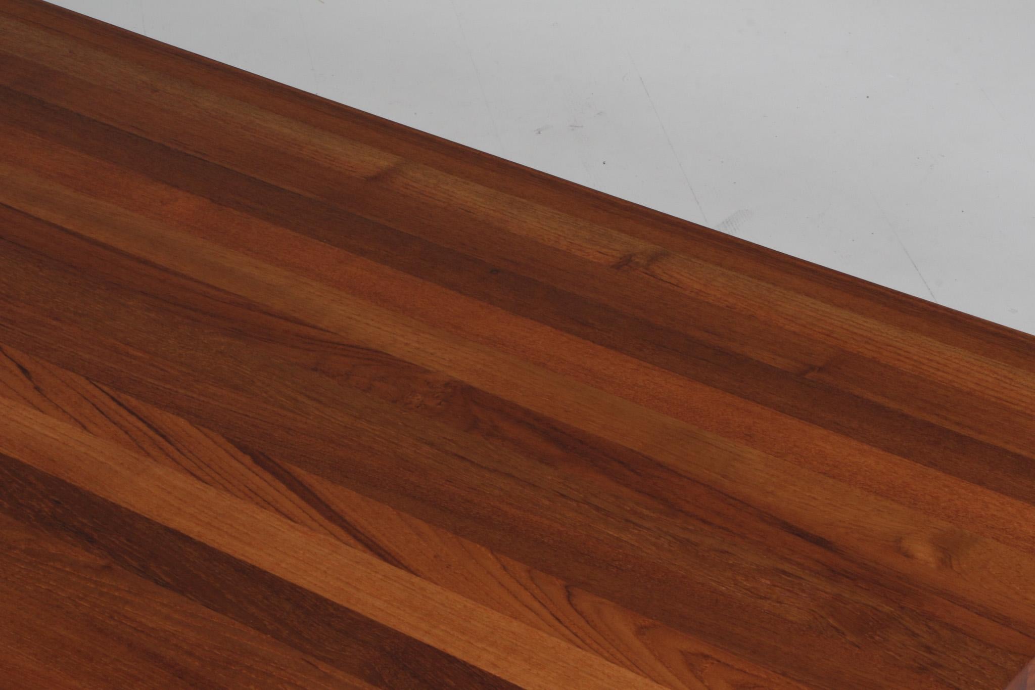 Illum Wikkelsø Coffee Table in Teak For Sale 1