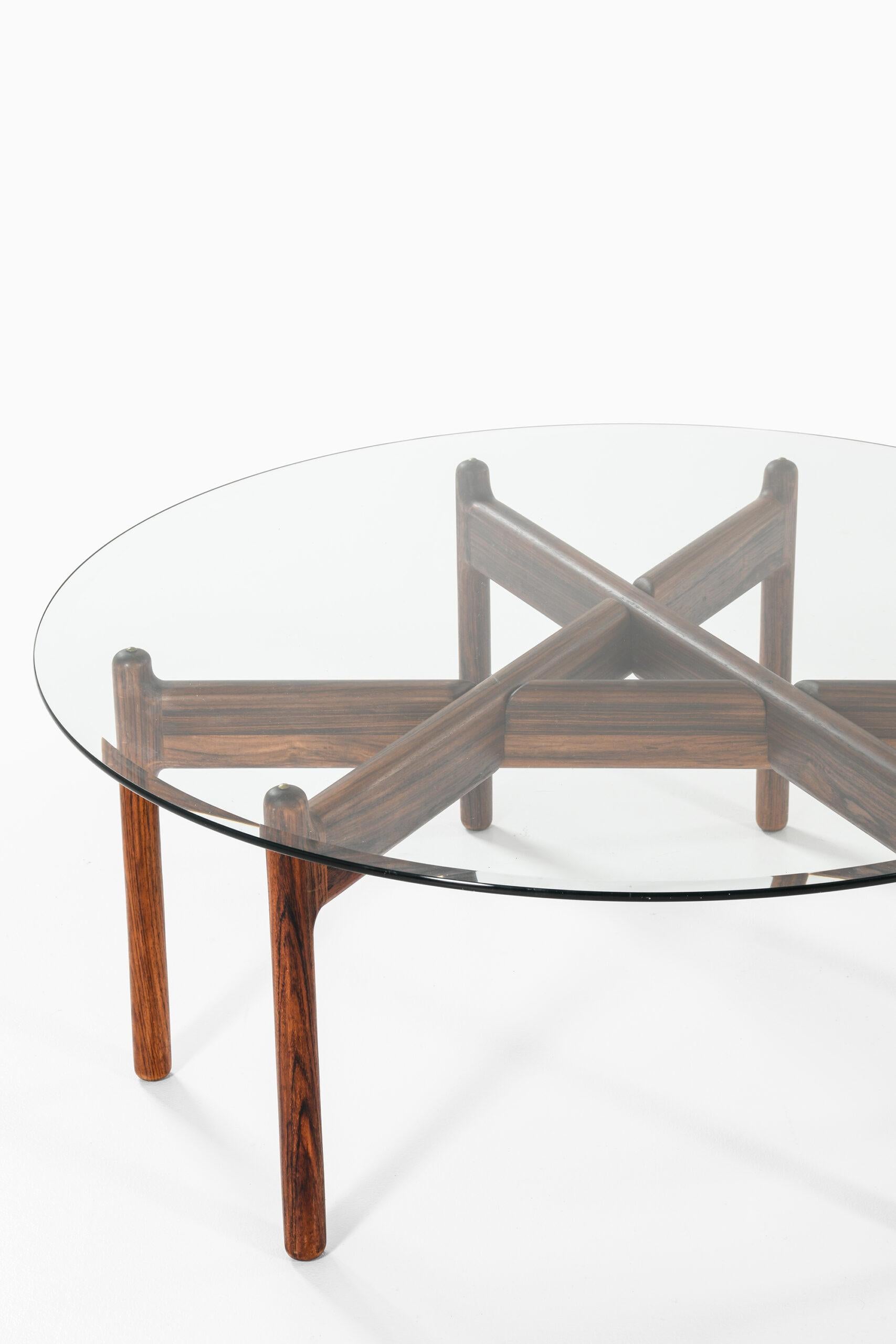 Scandinavian Modern Illum Wikkelsø Coffee Table Model Genius Produced by CFC Silkeborg For Sale