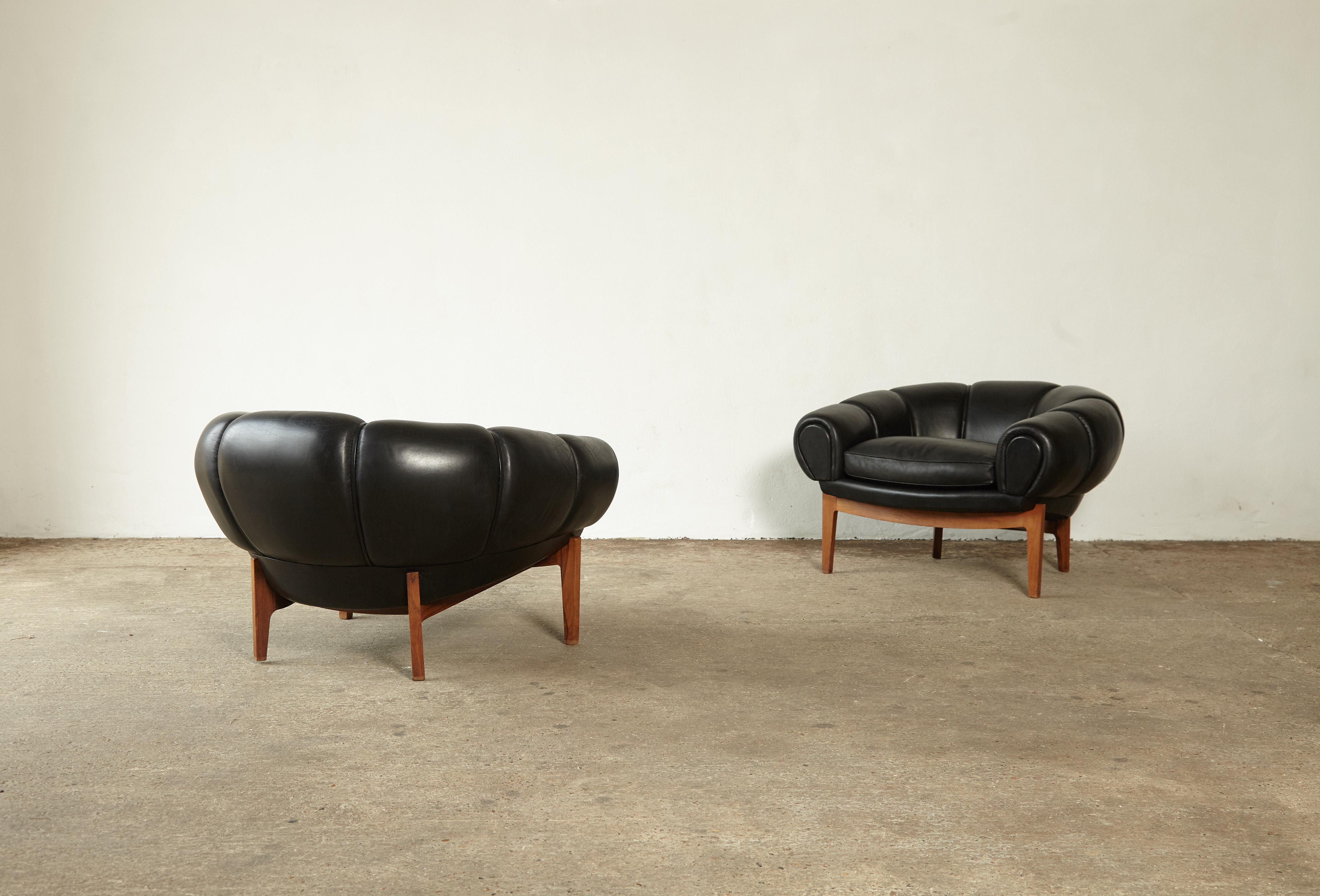 Illum Wikkelsø Croissant Chairs Produced by Holger Christiansen, Denmark, 1950s 2