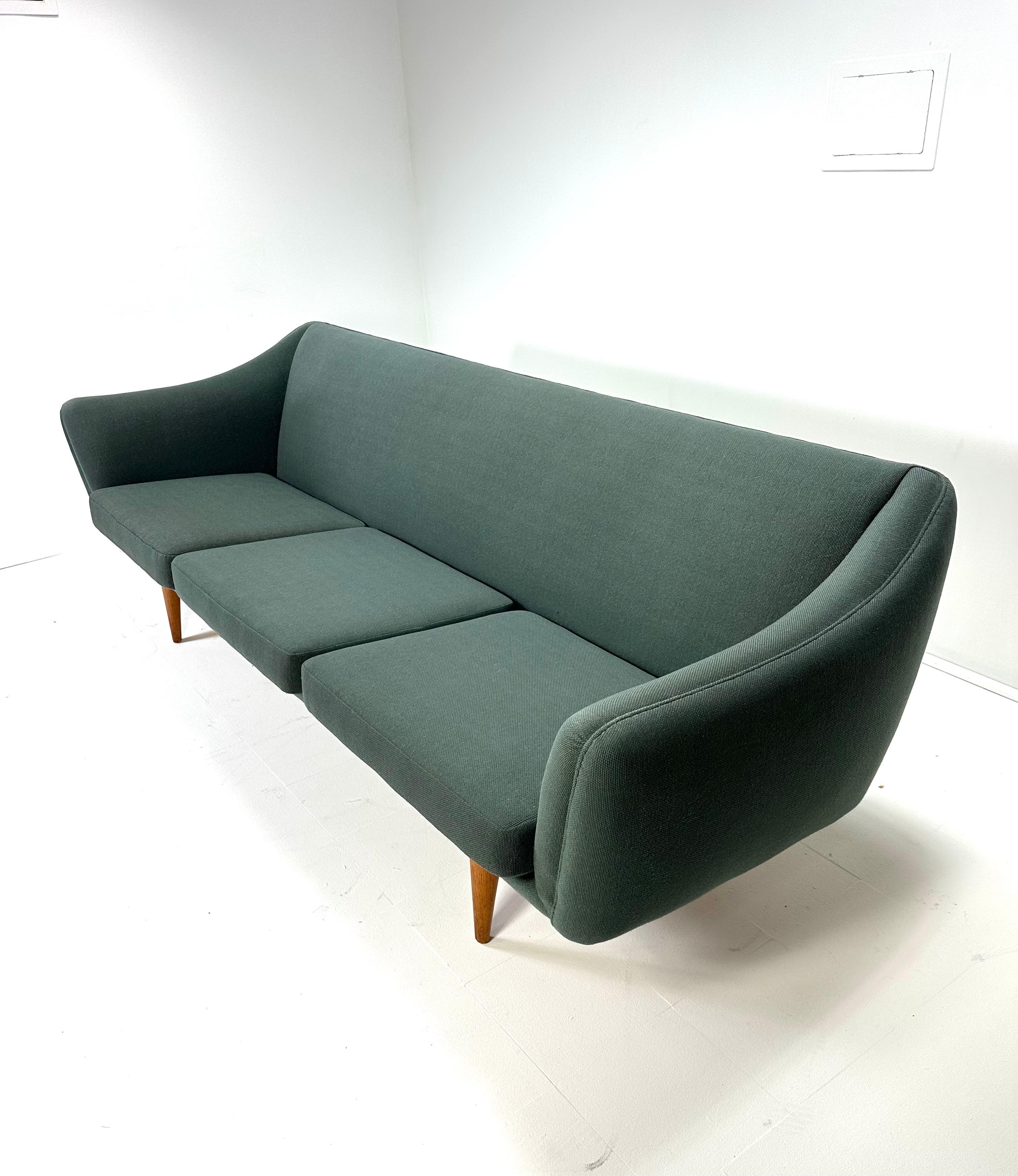 Scandinave moderne Illum Wikkelsø Canapé moderne danois en vente