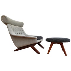 Illum Wikkelsø, Danish Vintage Design, Teak Wood, Wool, Completely Renovated