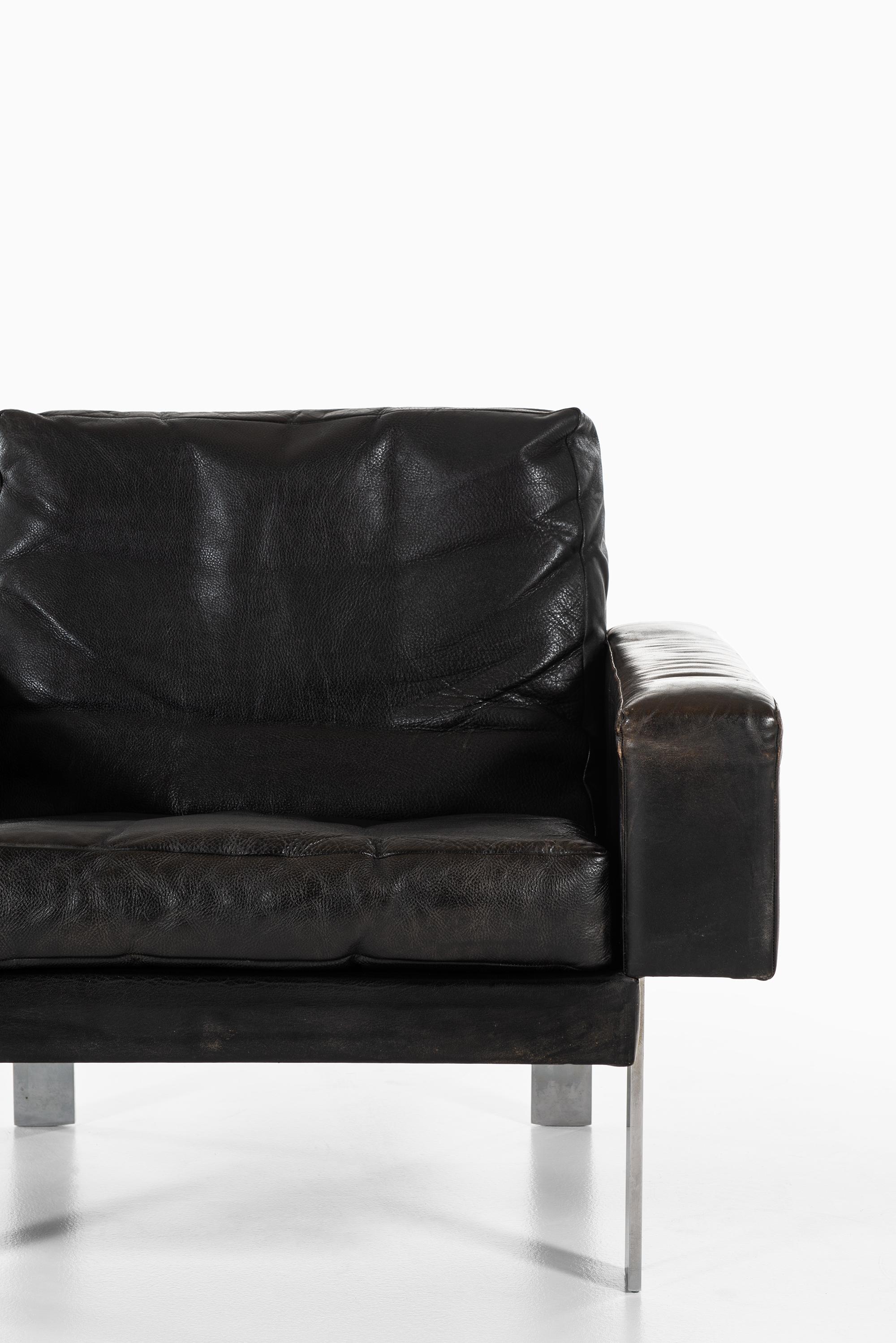 Scandinavian Modern Illum Wikkelsø Easy Chair by Michael Laursen in Denmark For Sale