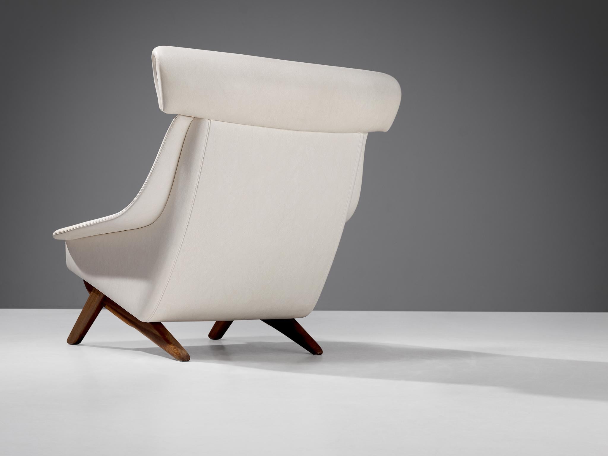 Illum Wikkelsø Easy Chair in Pearlescent White Leatherette and Teak  1