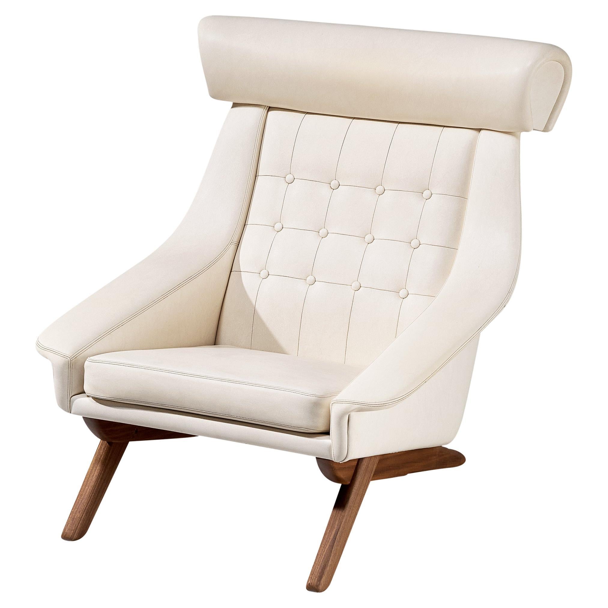 Illum Wikkelsø Easy Chair in Pearlescent White Leatherette and Teak 