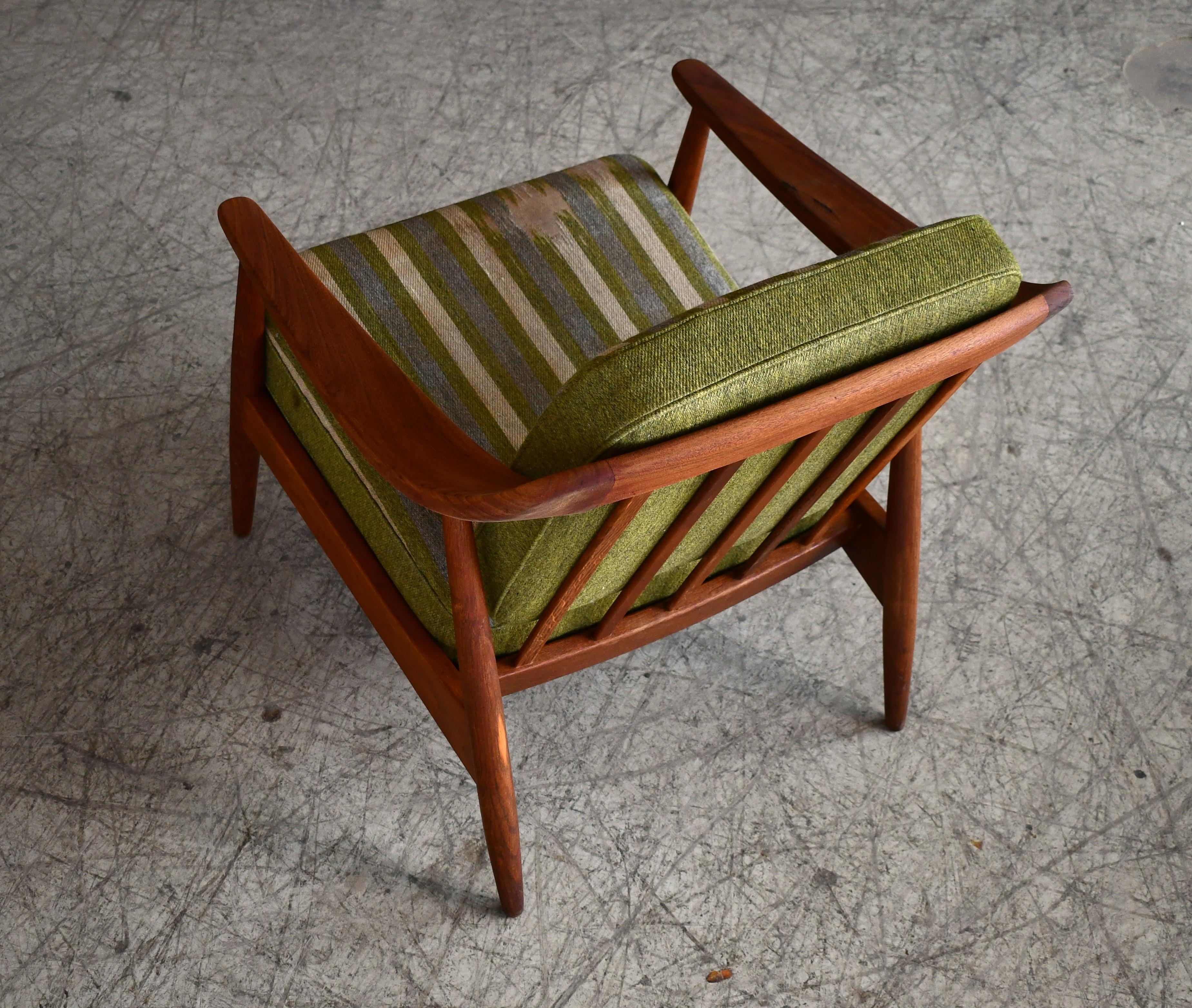 Wool Illum Wikkelsø Easy Chair In Teak and Oak for Søren Willadsen, Denmark 1950s For Sale