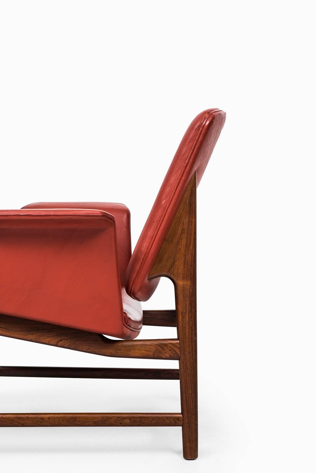 illum wikkelso lounge chair