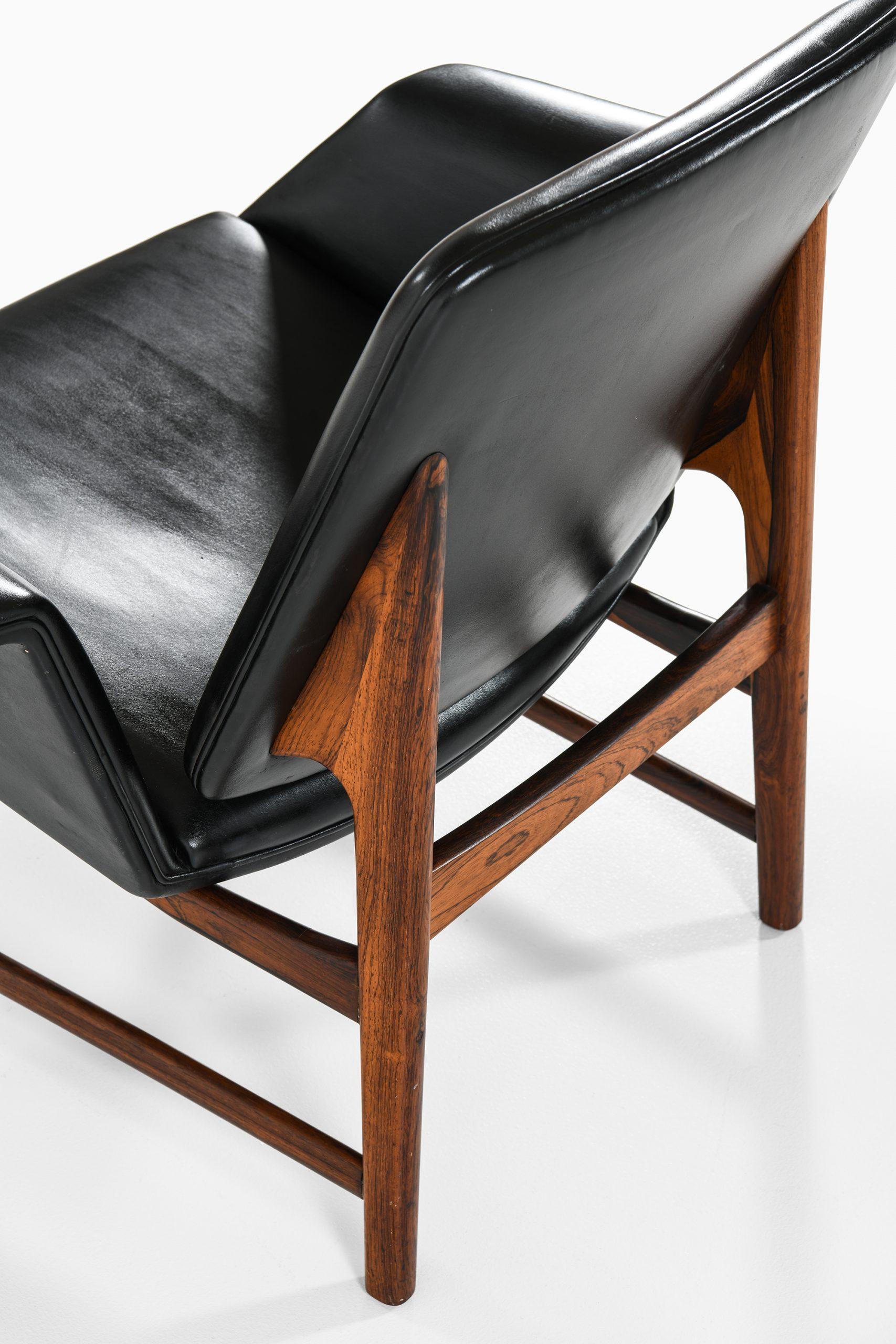 Illum Wikkels Easy Chair Modell 451 von Aarhus Polstrermbelfabrik in Dänemark im Angebot 2
