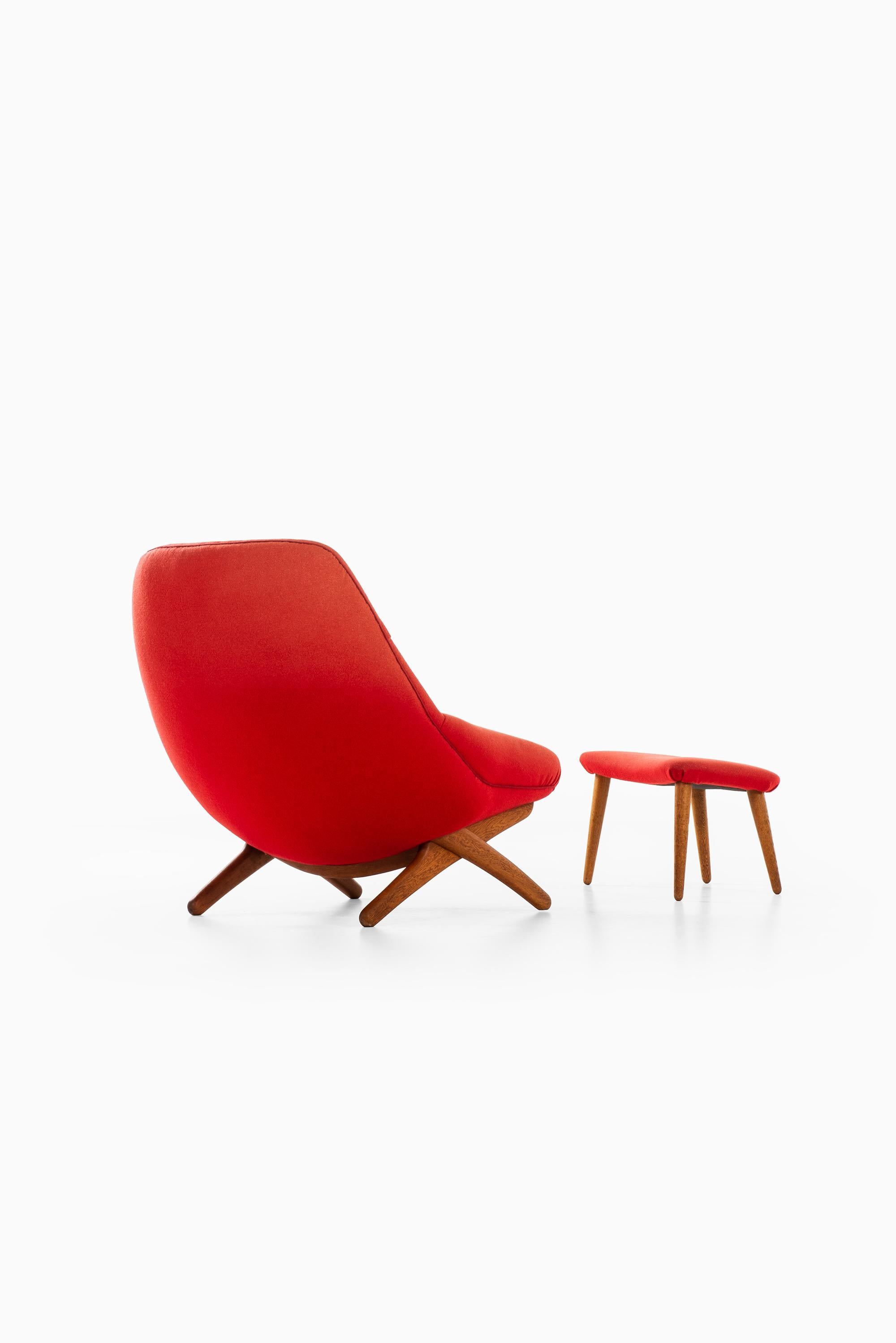 Illum Wikkelsø Easy Chair Model ML-91 with Stool Produced by Michael Laursen In Good Condition In Limhamn, Skåne län