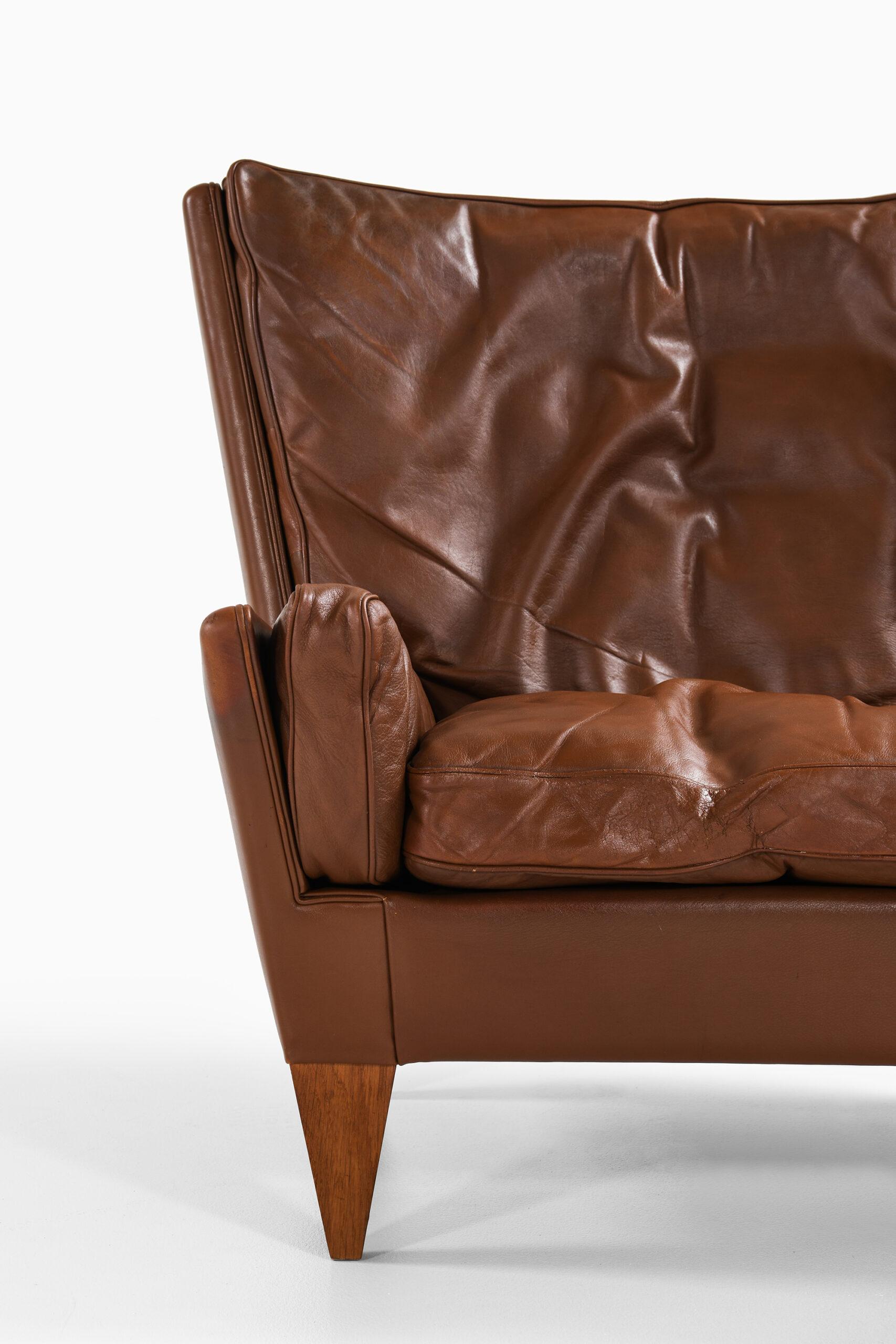 Illum Wikkels Easy Chair Modell V11 Hergestellt von Holger Christiansen in Dänemark (Skandinavische Moderne) im Angebot