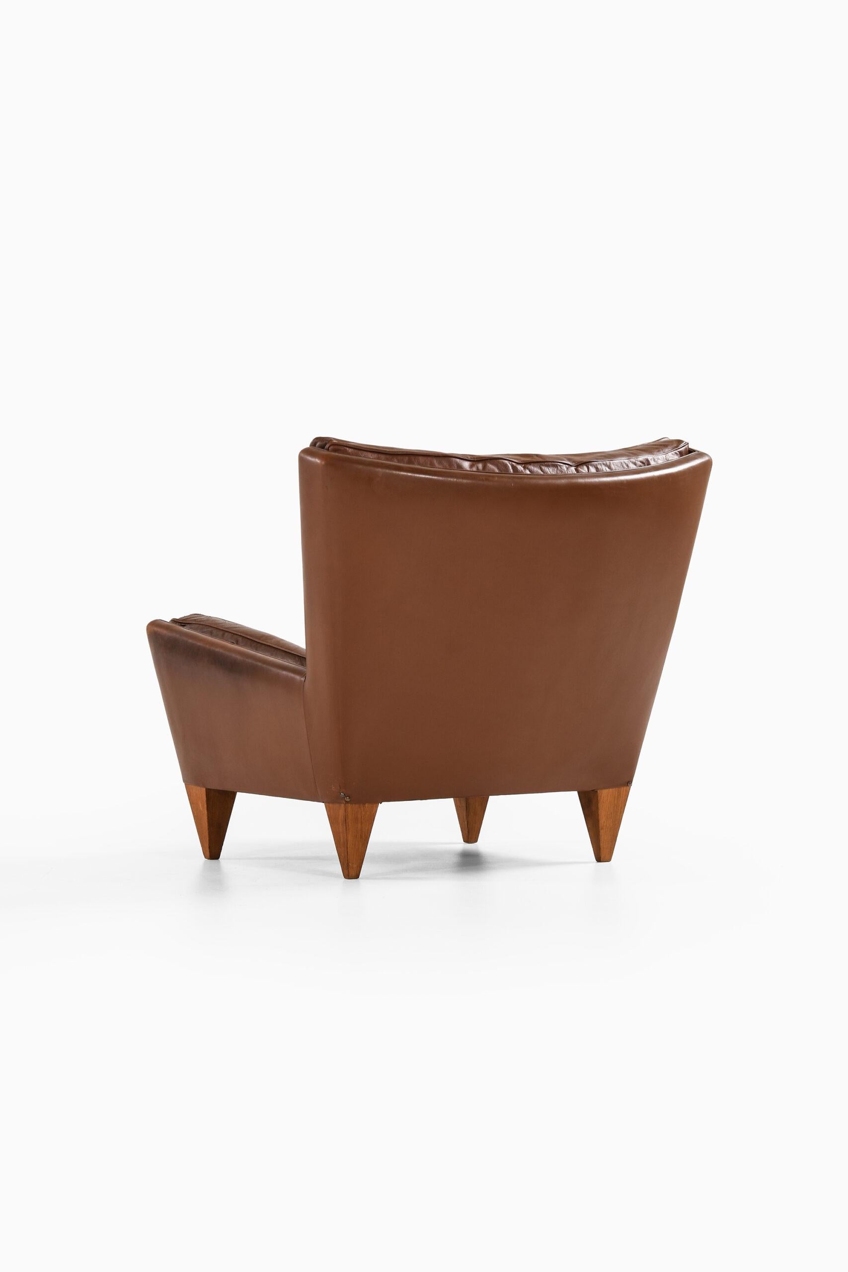 Illum Wikkels Easy Chair Modell V11 Hergestellt von Holger Christiansen in Dänemark im Angebot 2