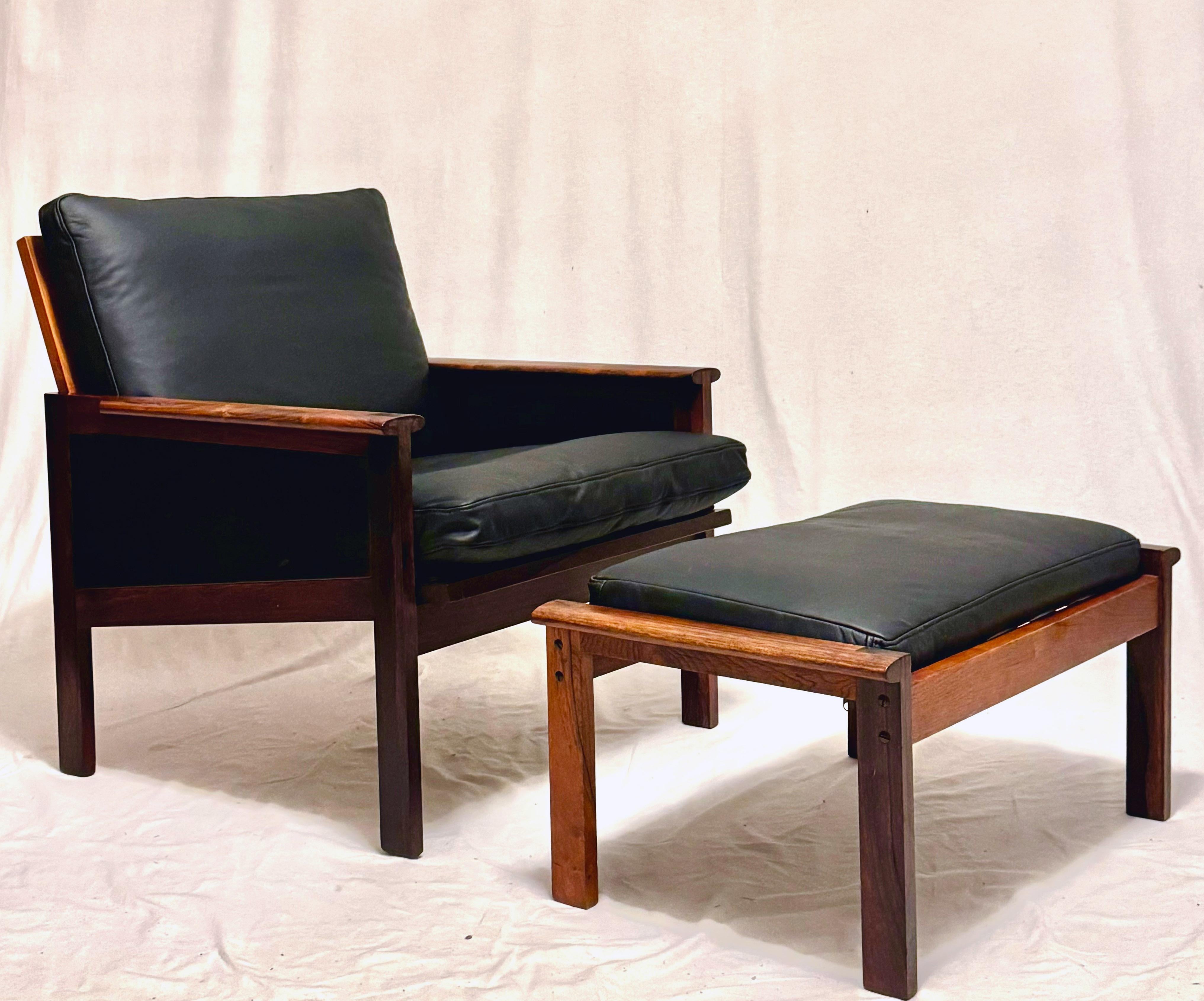 Illum Wikkelsø Fauteuils avec ottoman Modèle Capella en vente 4