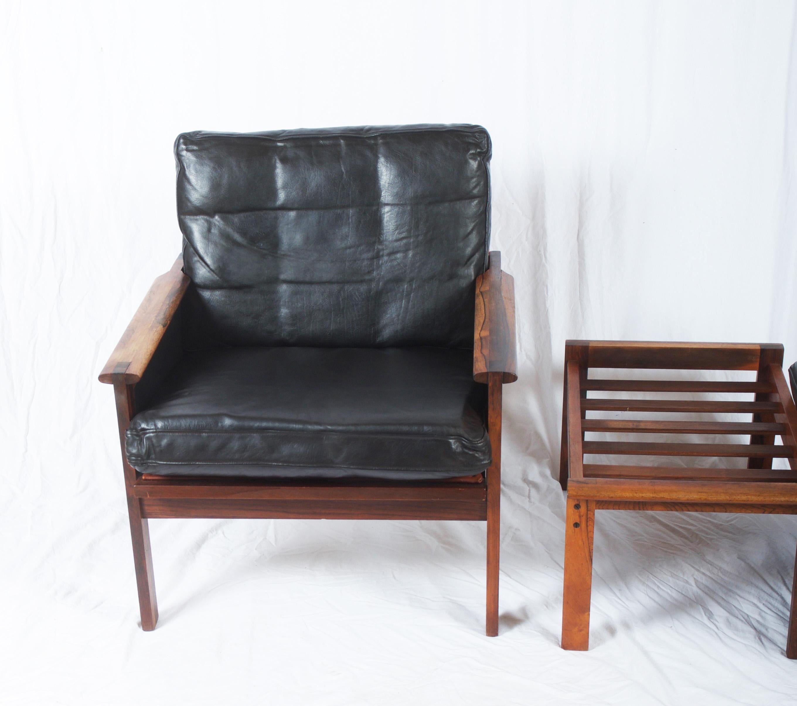 Illum Wikkelsø Easy Chairs with Ottoman Model Capella In Fair Condition For Sale In Vienna, AT